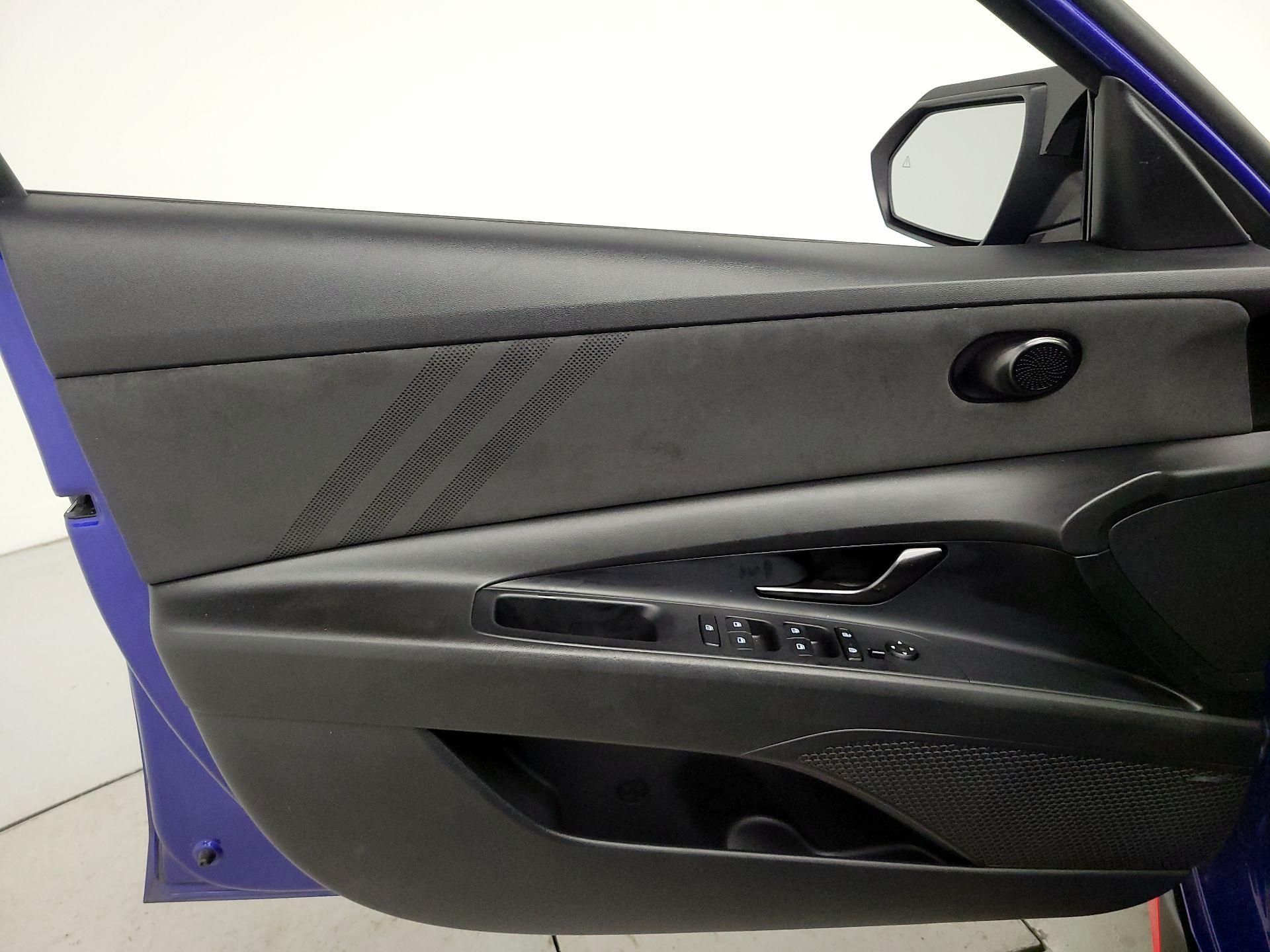 Thumbnail: 2022 Hyundai Elantra - 12