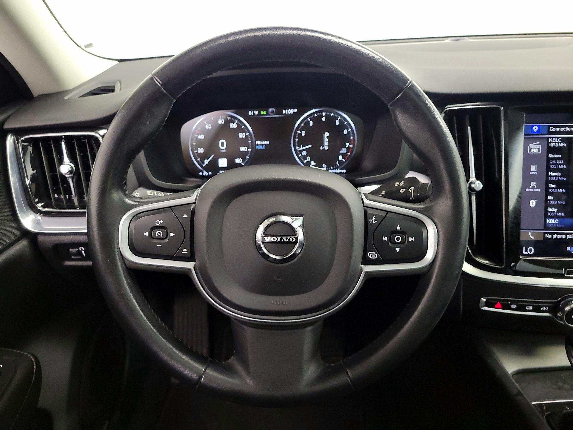 Thumbnail: 2020 Volvo S60 - 10