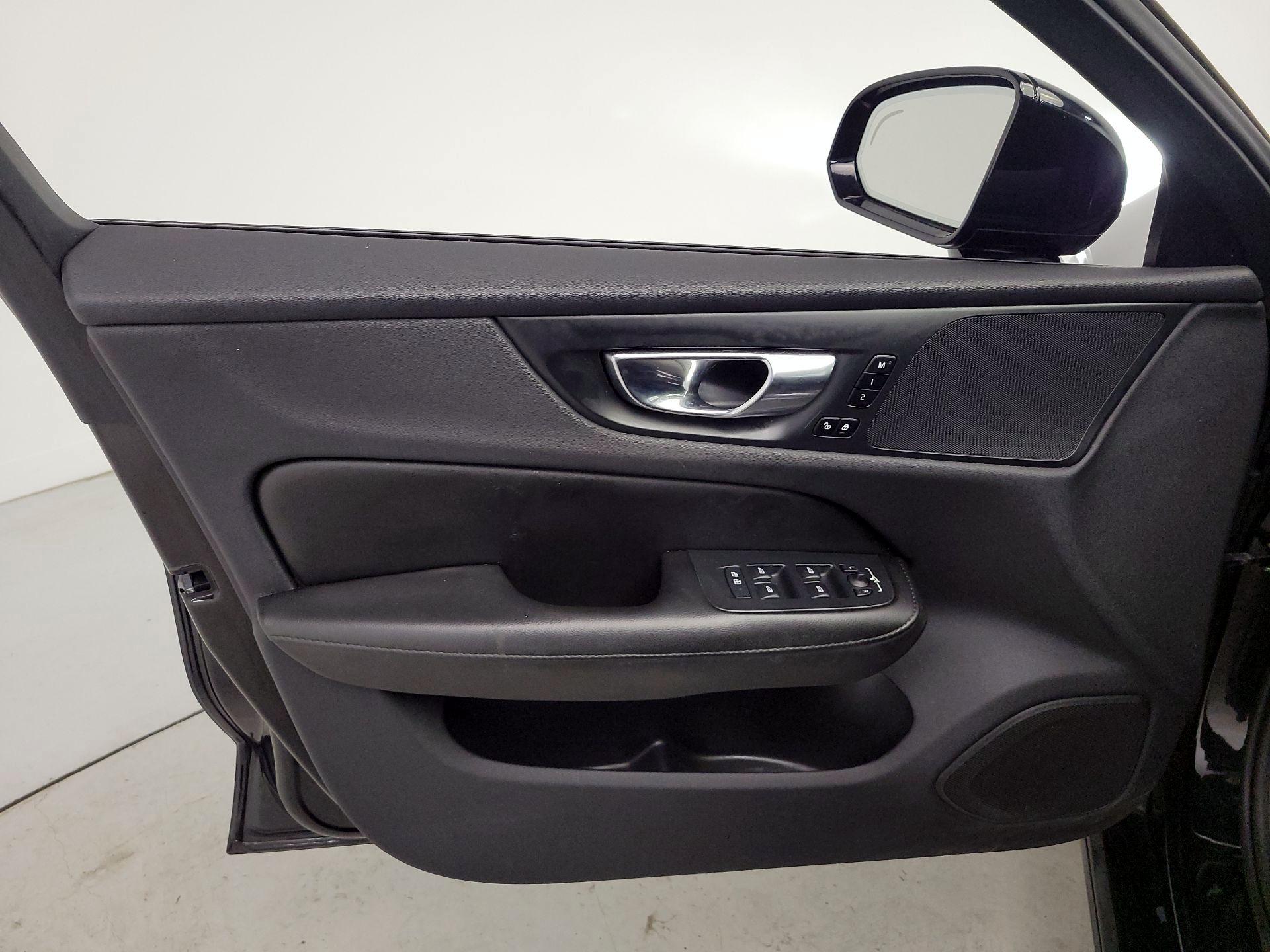 Thumbnail: 2020 Volvo S60 - 12