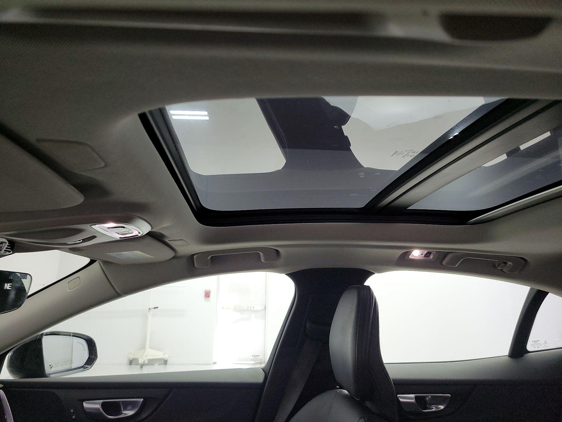 Thumbnail: 2020 Volvo S60 - 19
