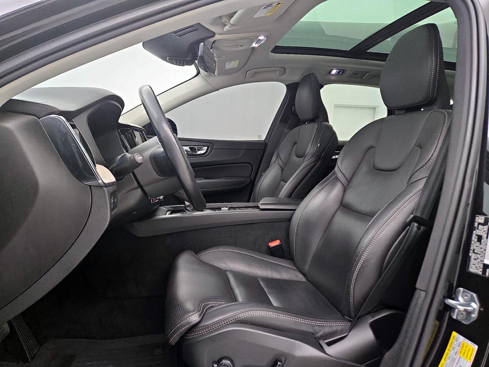 Thumbnail: 2021 Volvo XC60 - 11