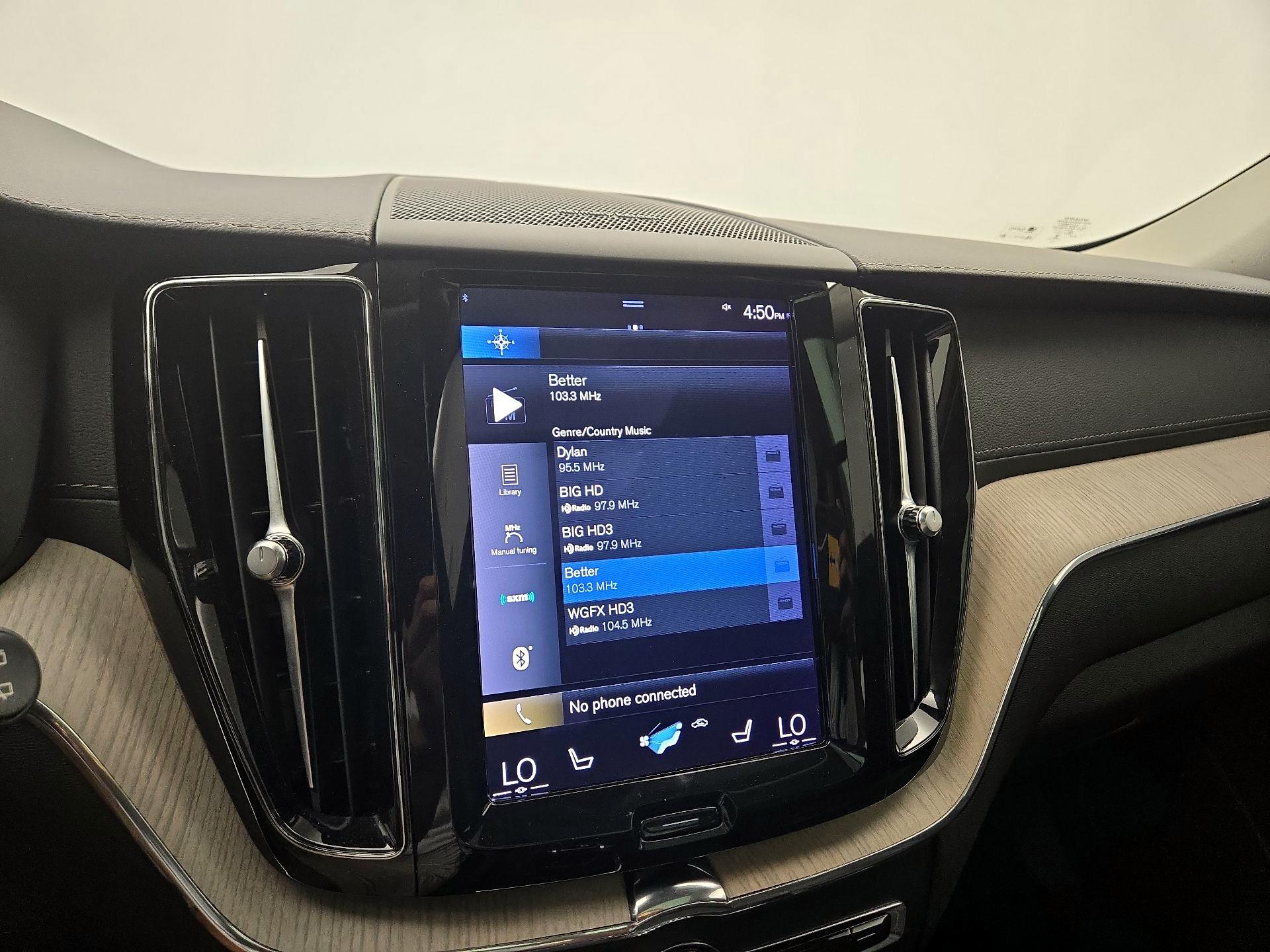 Thumbnail: 2021 Volvo XC60 - 15