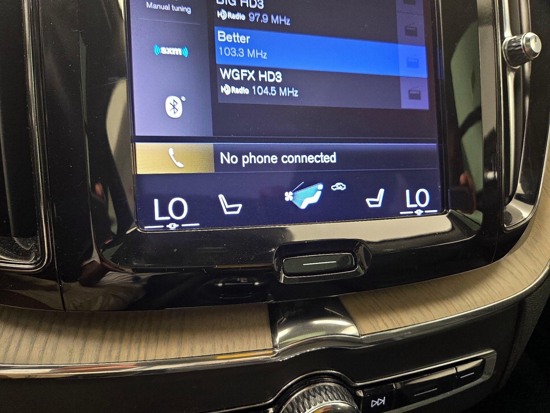 Thumbnail: 2021 Volvo XC60 - 16