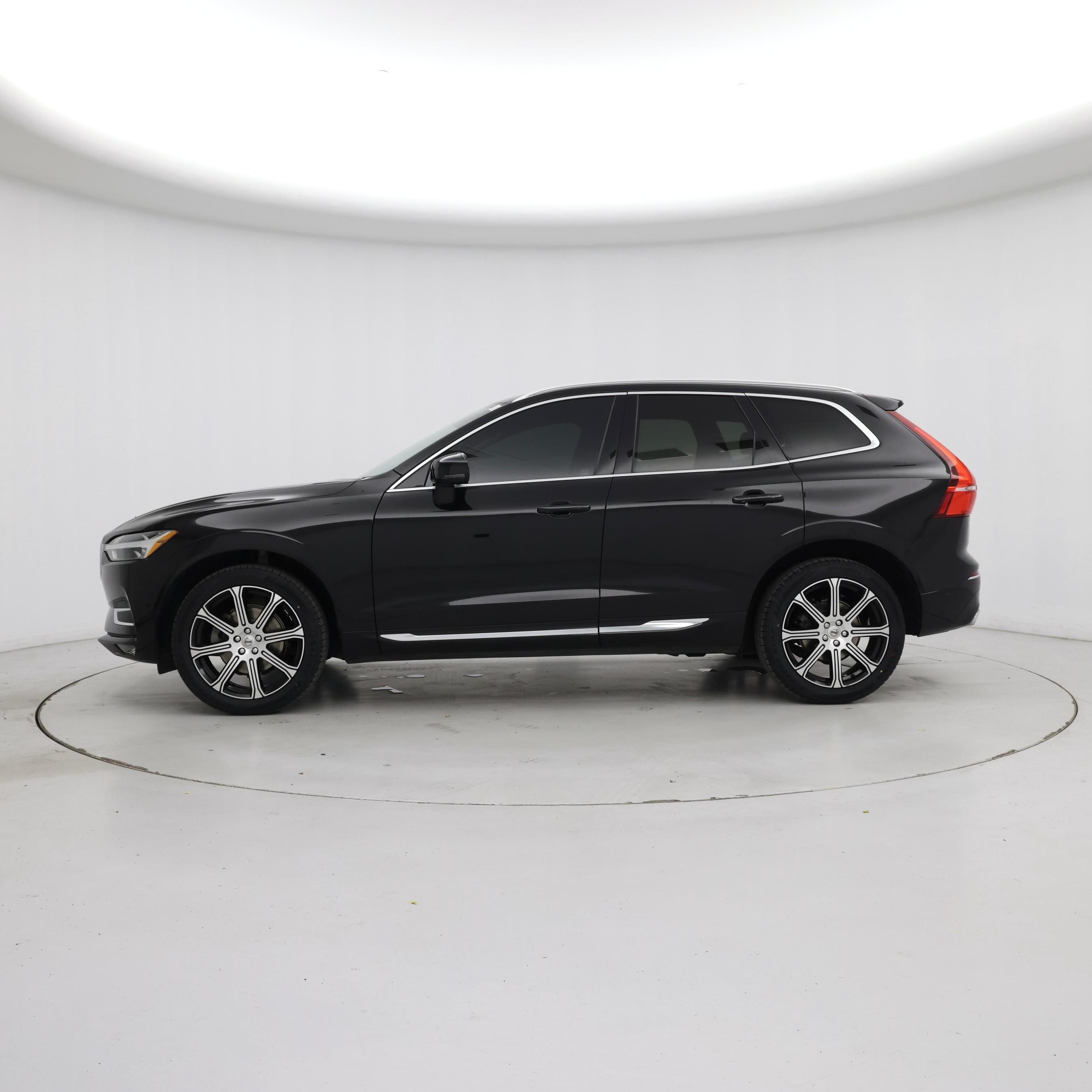 Thumbnail: 2021 Volvo XC60 - 3