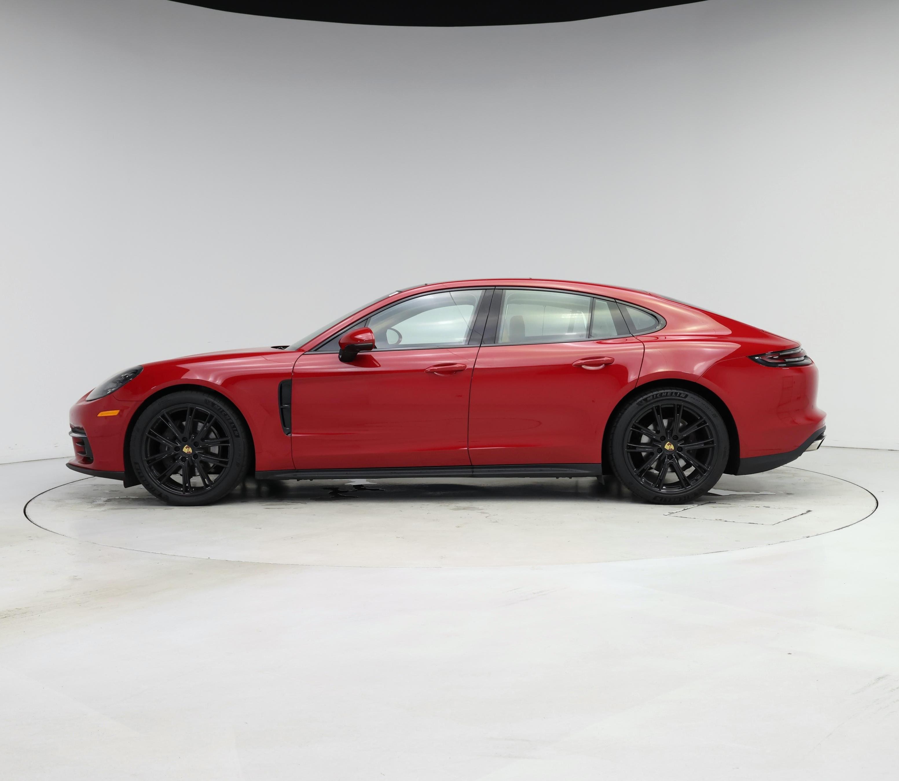Thumbnail: 2018 Porsche Panamera - 3