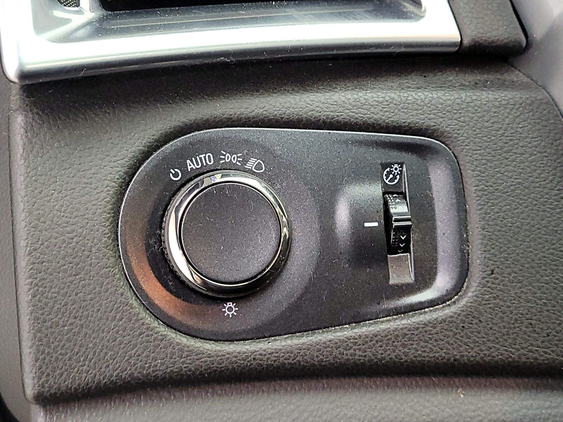 Thumbnail: 2016 Cadillac SRX - 13