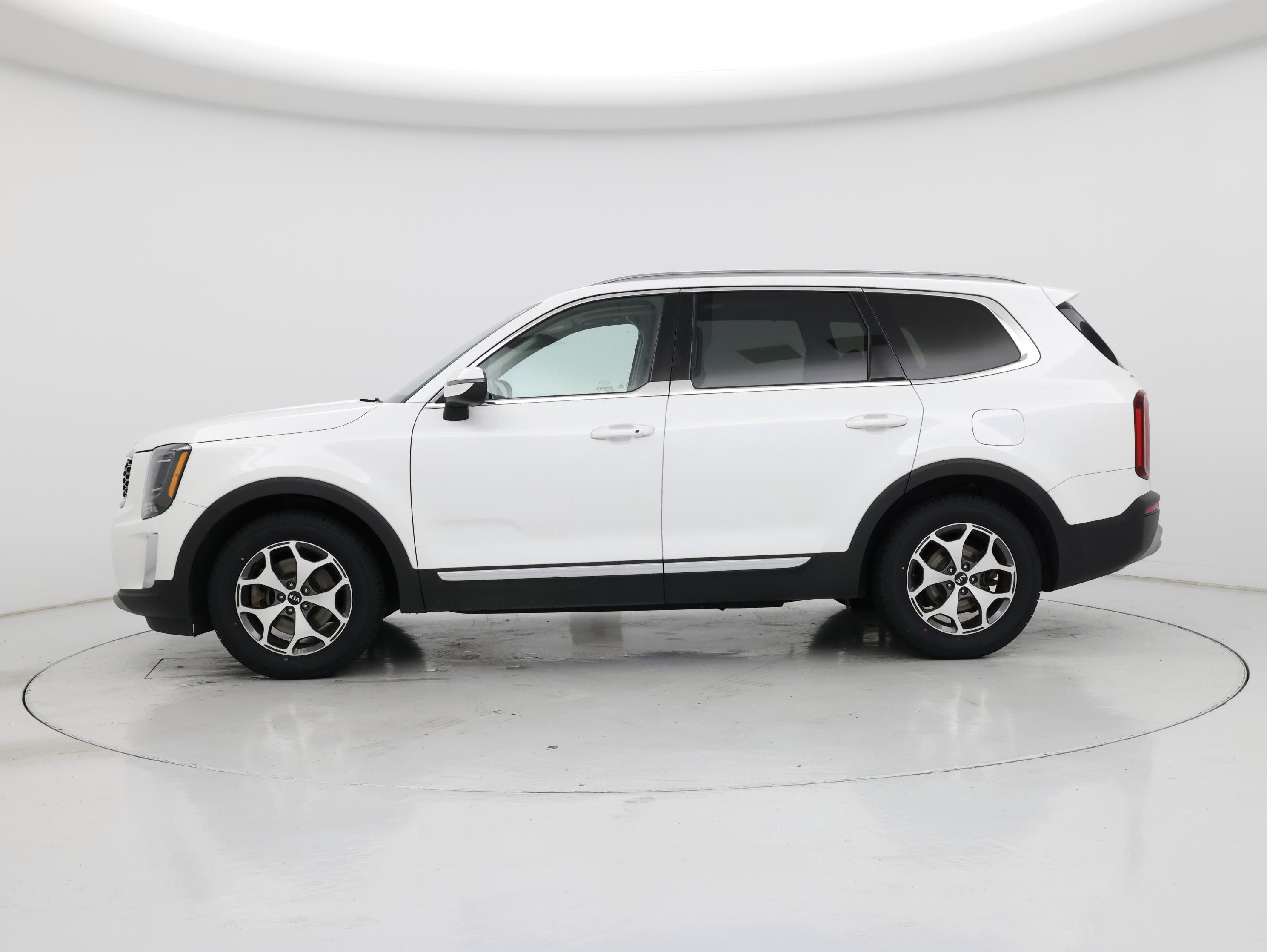 Thumbnail: 2020 Kia Telluride - 3