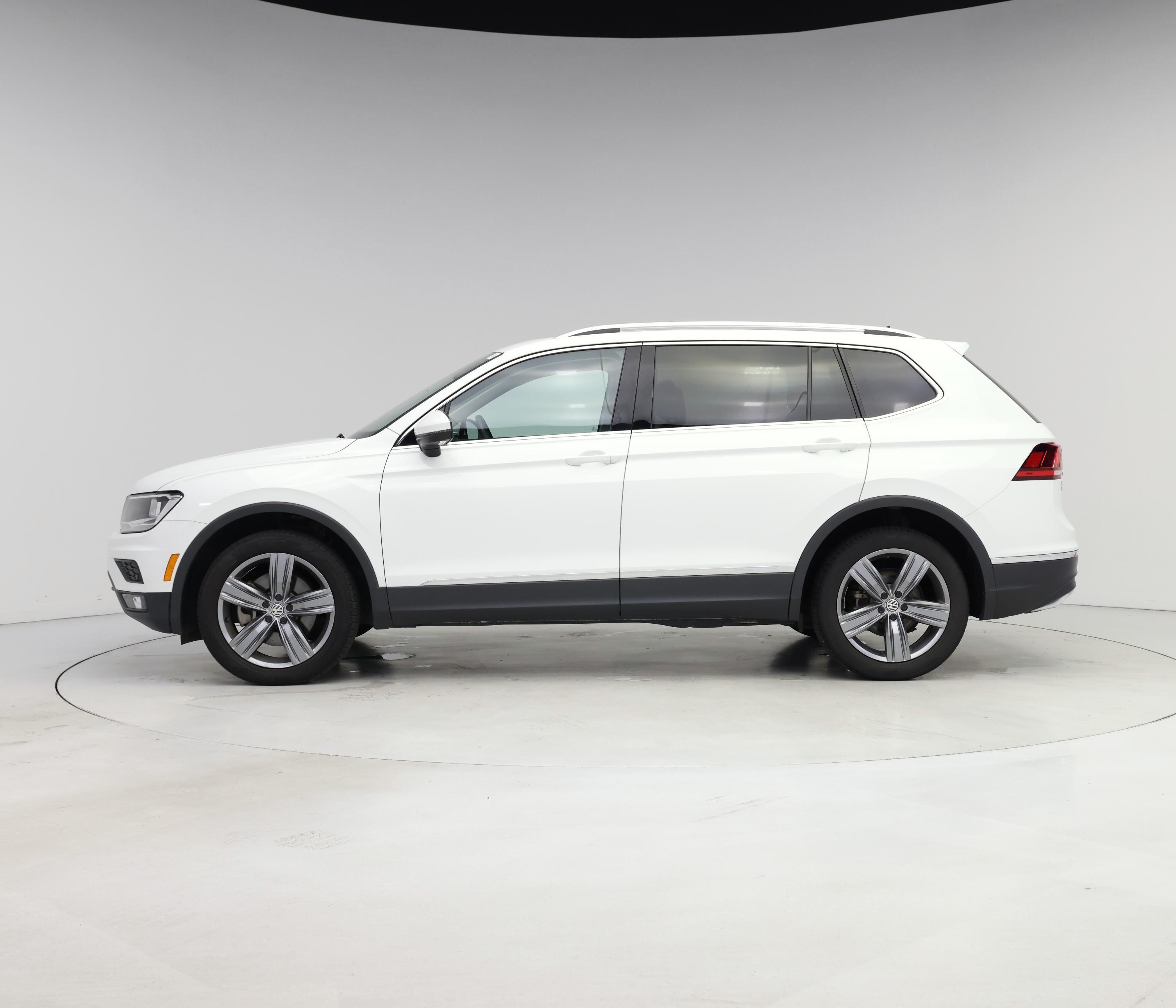 Thumbnail: 2020 Volkswagen Tiguan - 3
