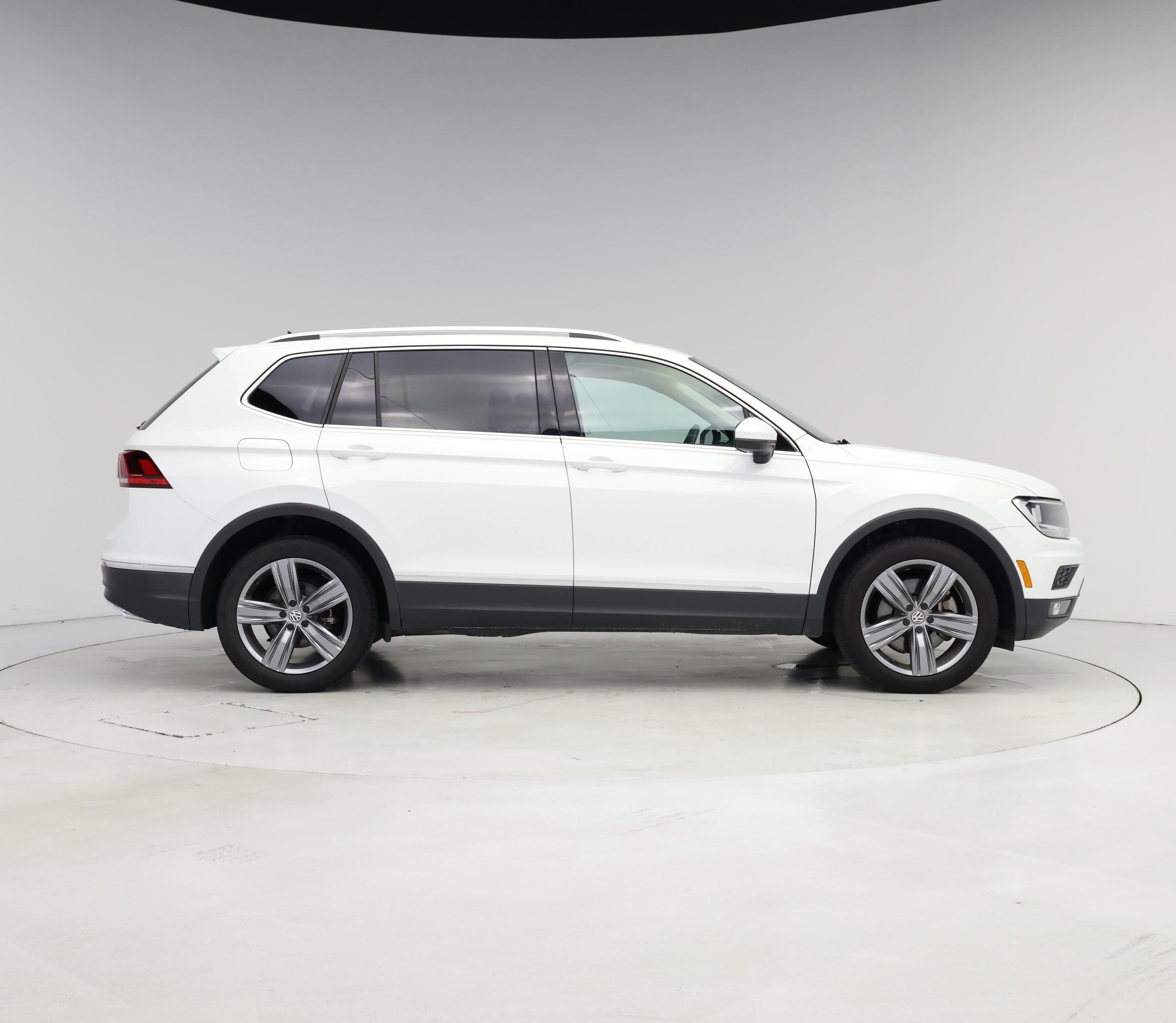 Thumbnail: 2020 Volkswagen Tiguan - 7