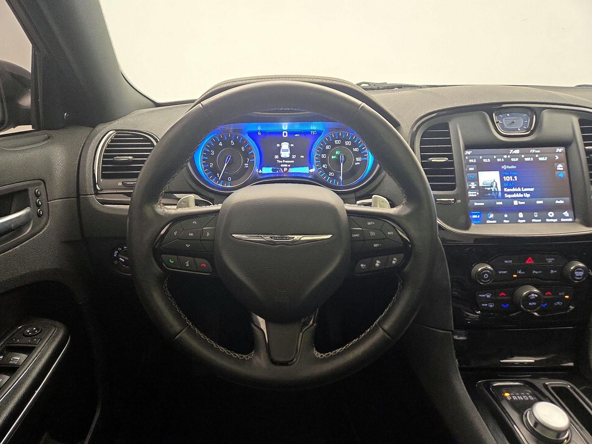 Thumbnail: 2022 Chrysler 300 - 10