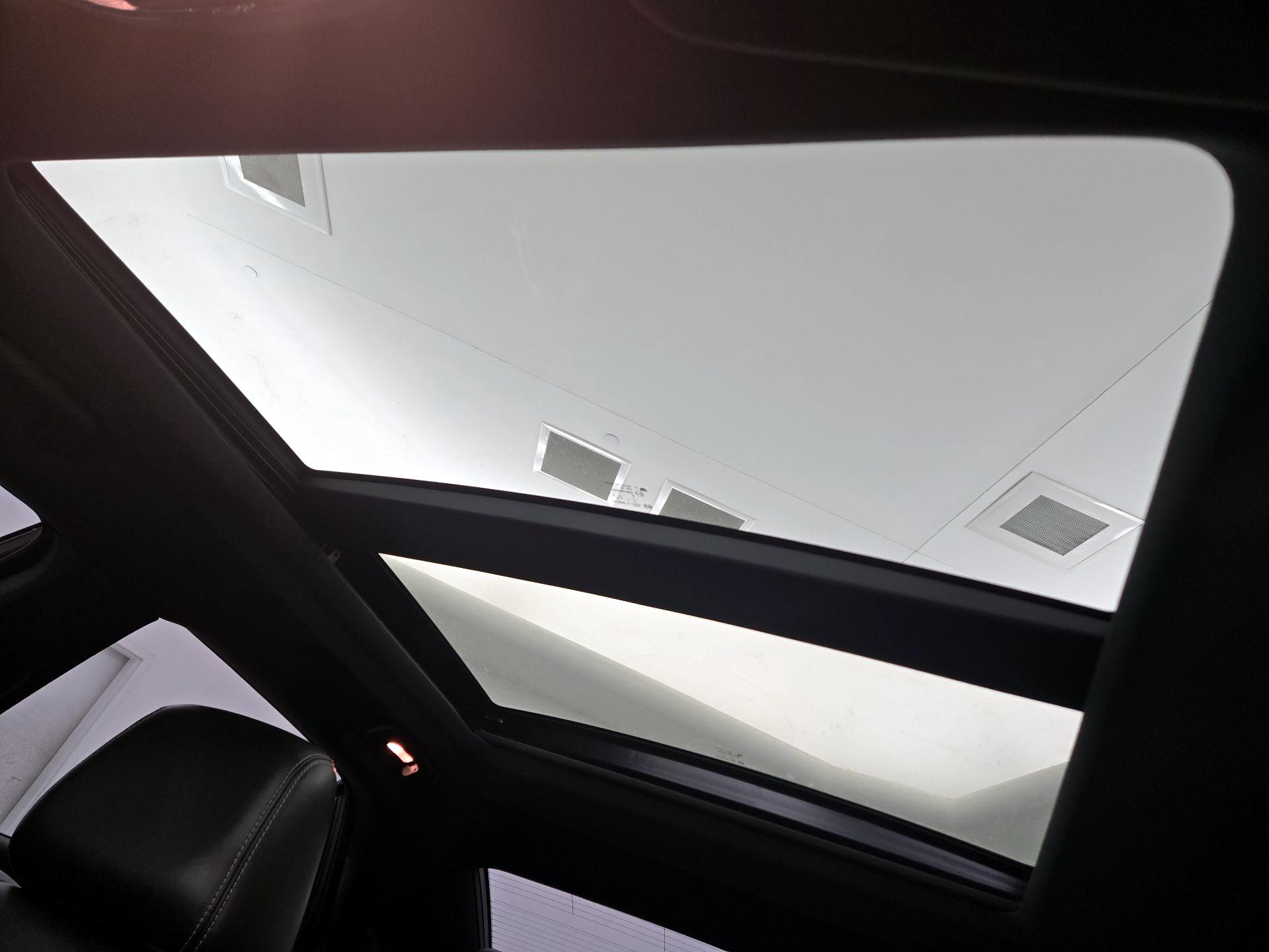 Thumbnail: 2022 Chrysler 300 - 19