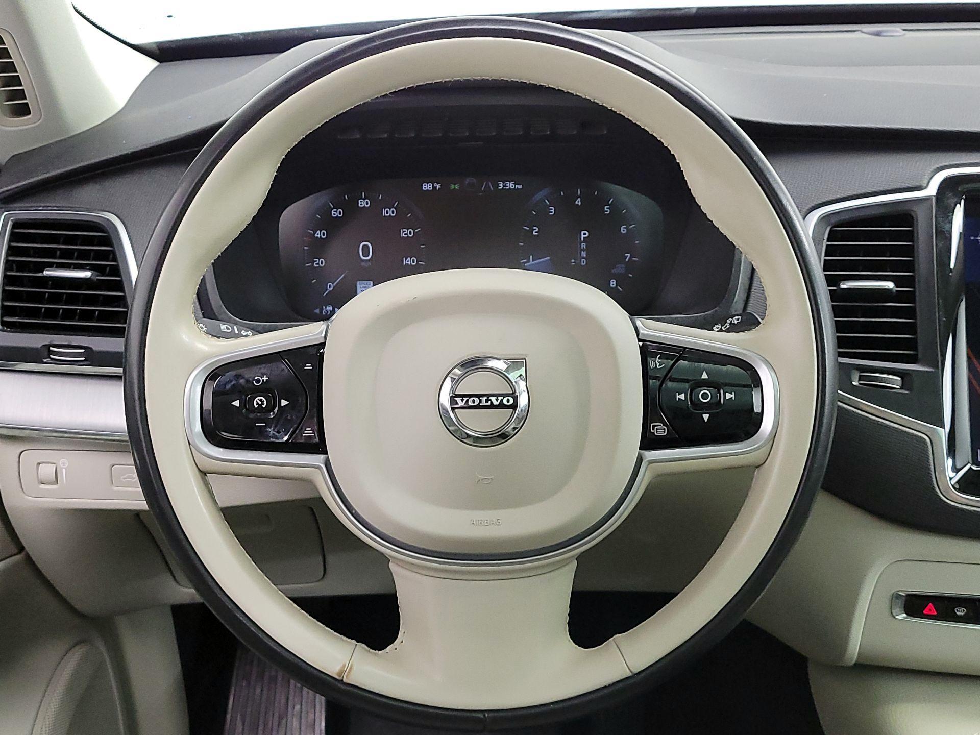Thumbnail: 2021 Volvo XC90 - 10