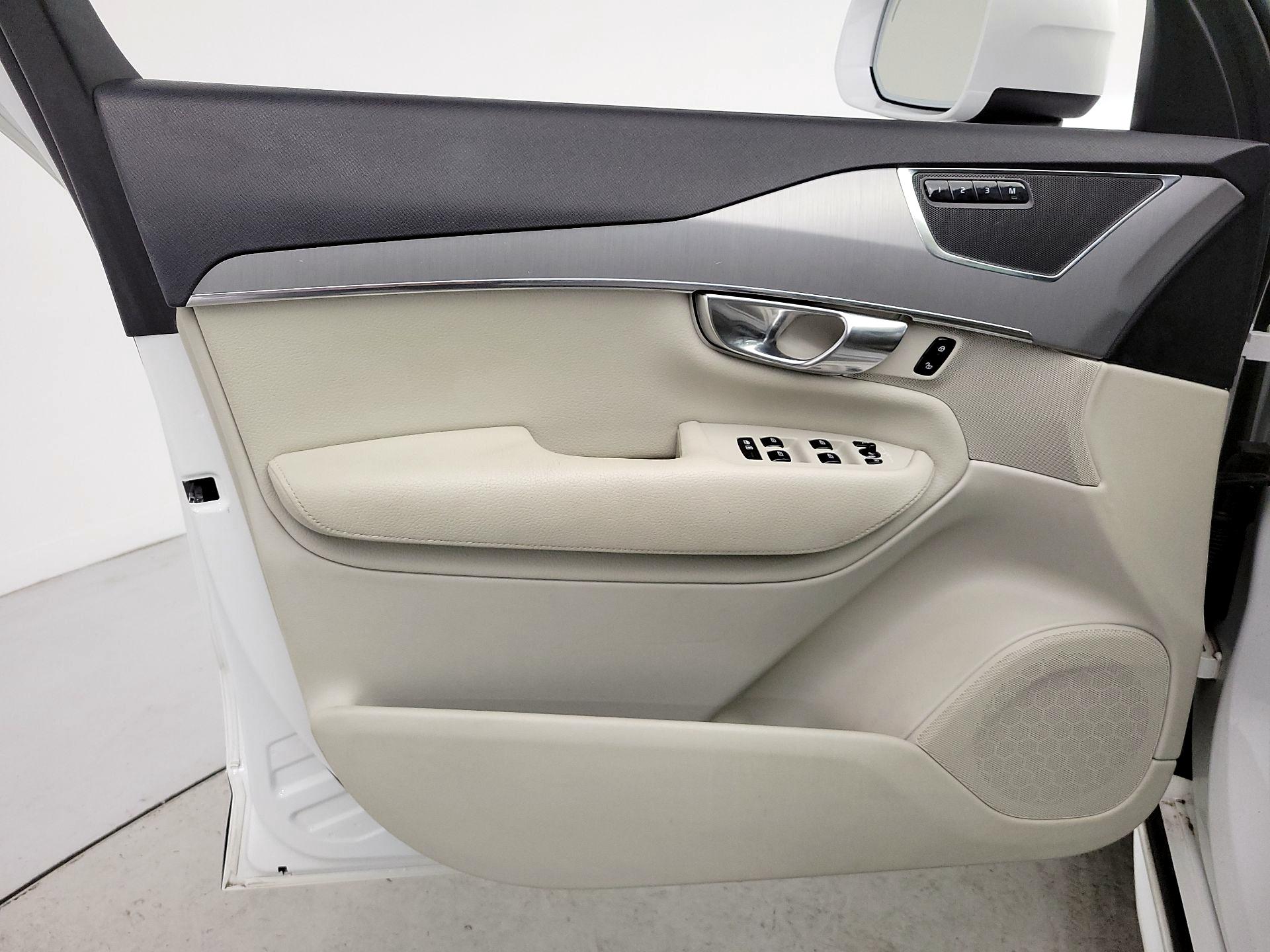 Thumbnail: 2021 Volvo XC90 - 12
