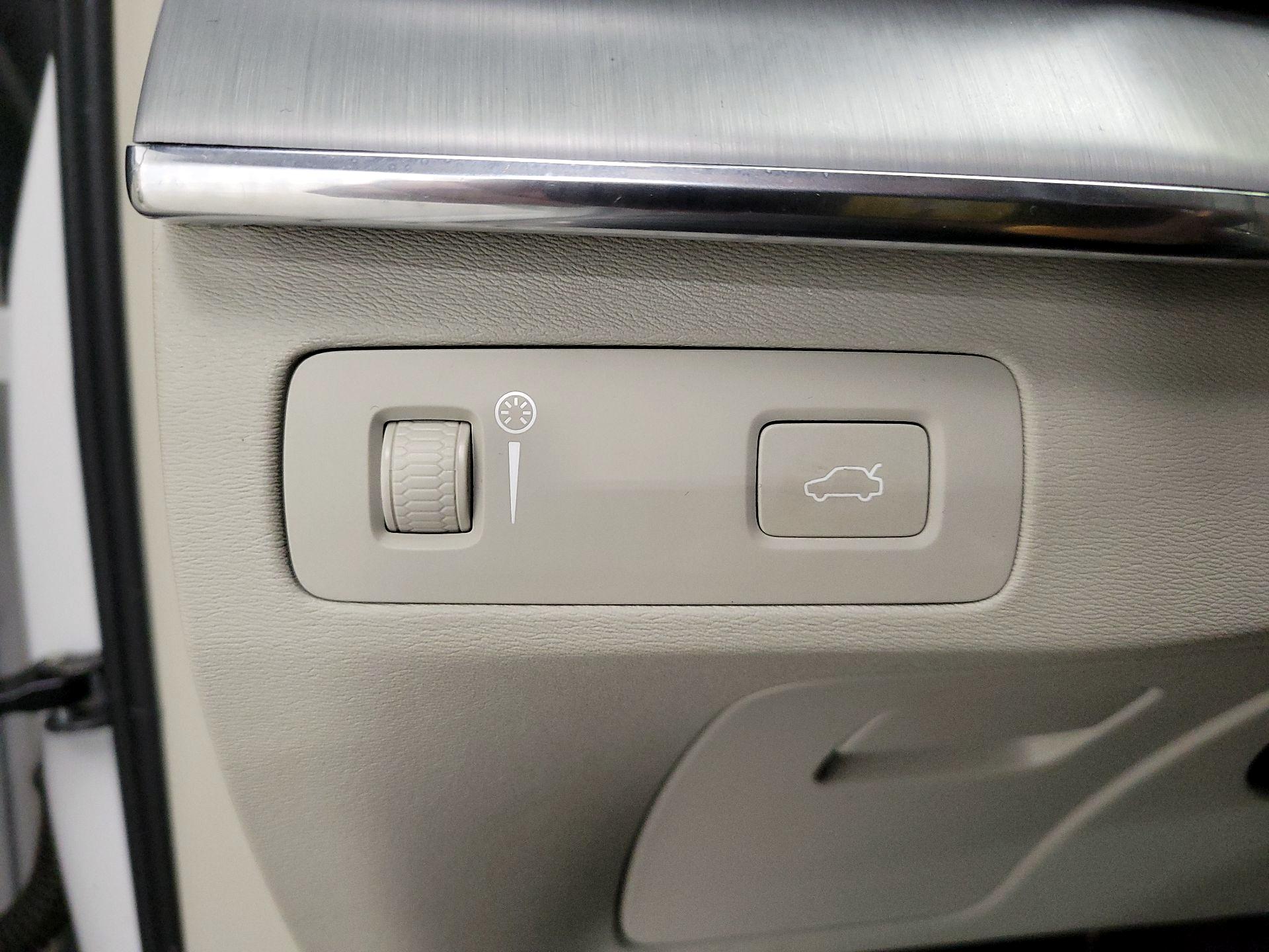 Thumbnail: 2021 Volvo XC90 - 13