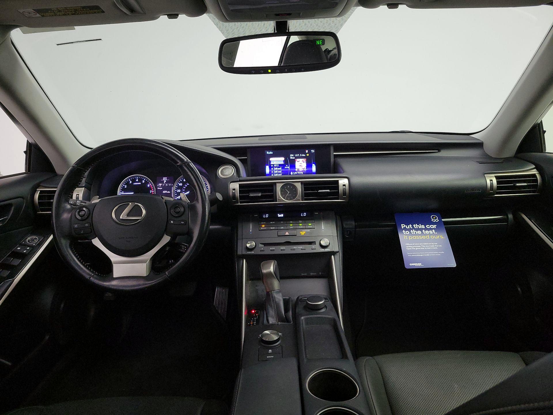 Thumbnail: 2016 Lexus IS - 9