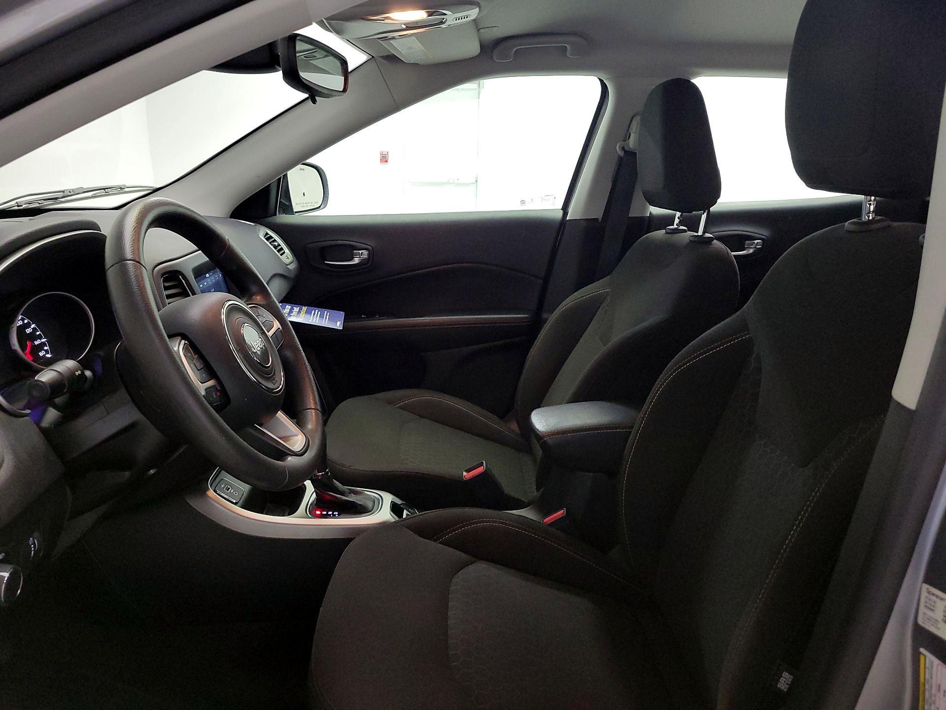 Thumbnail: 2021 Jeep Compass - 11