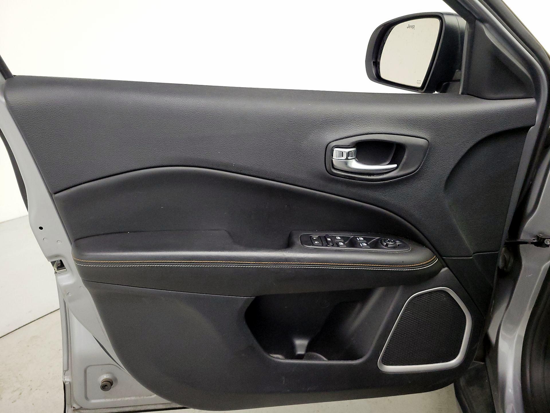 Thumbnail: 2021 Jeep Compass - 12