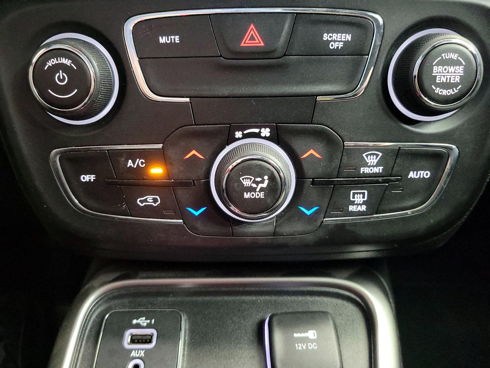 Thumbnail: 2021 Jeep Compass - 16