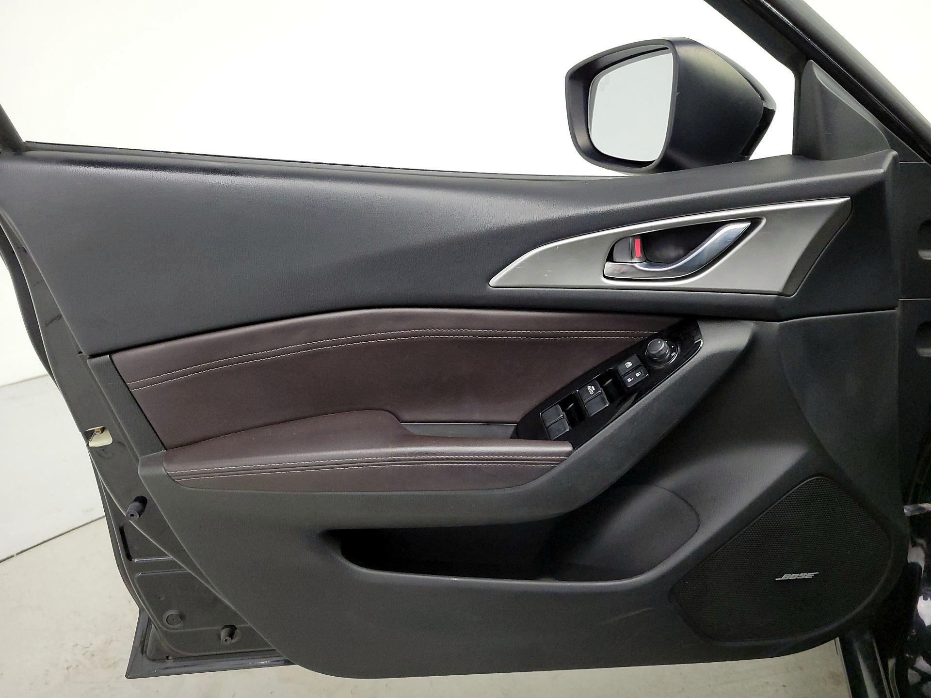Thumbnail: 2018 Mazda Mazda3 - 12