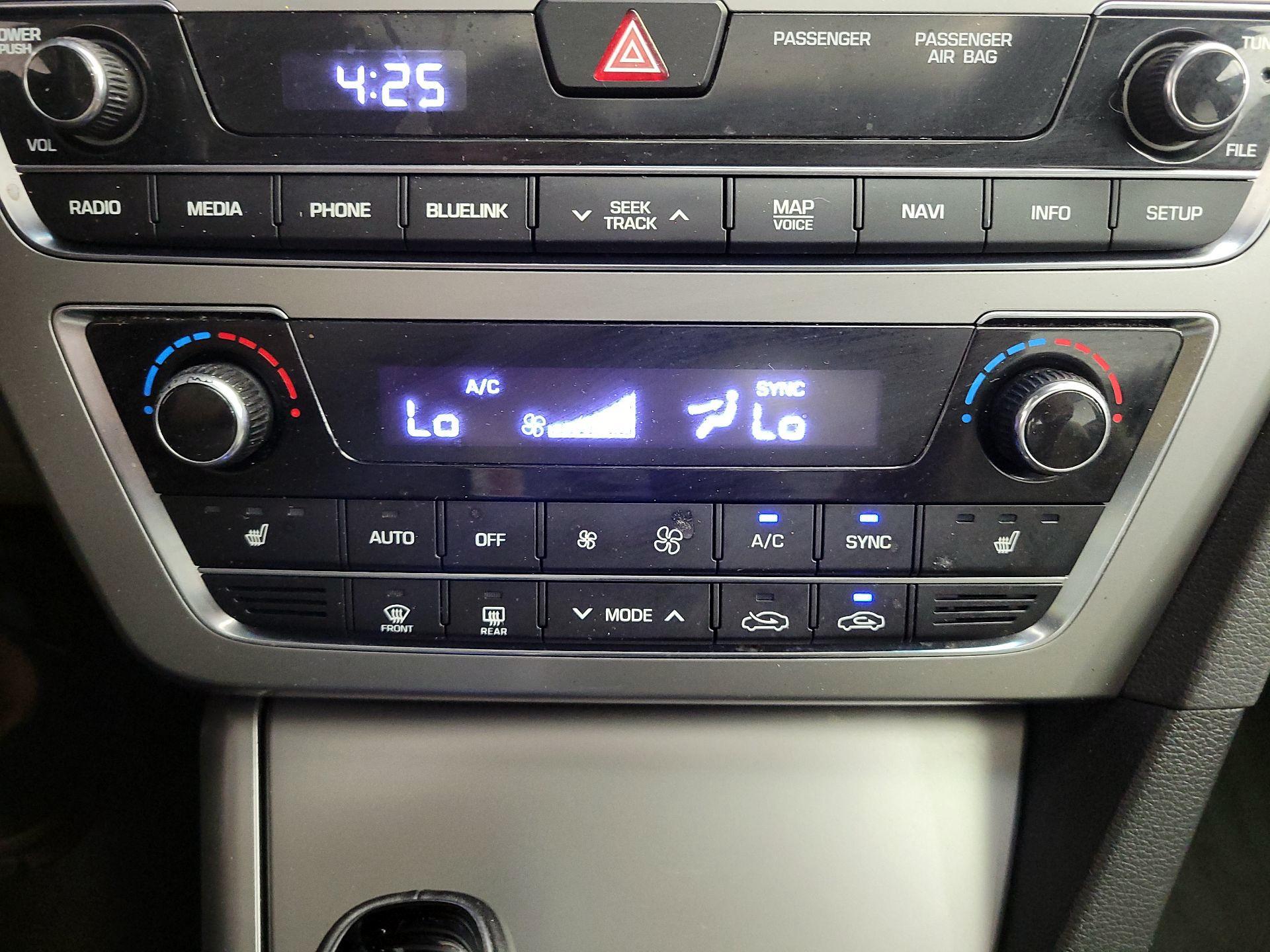 Thumbnail: 2016 Hyundai Sonata - 17
