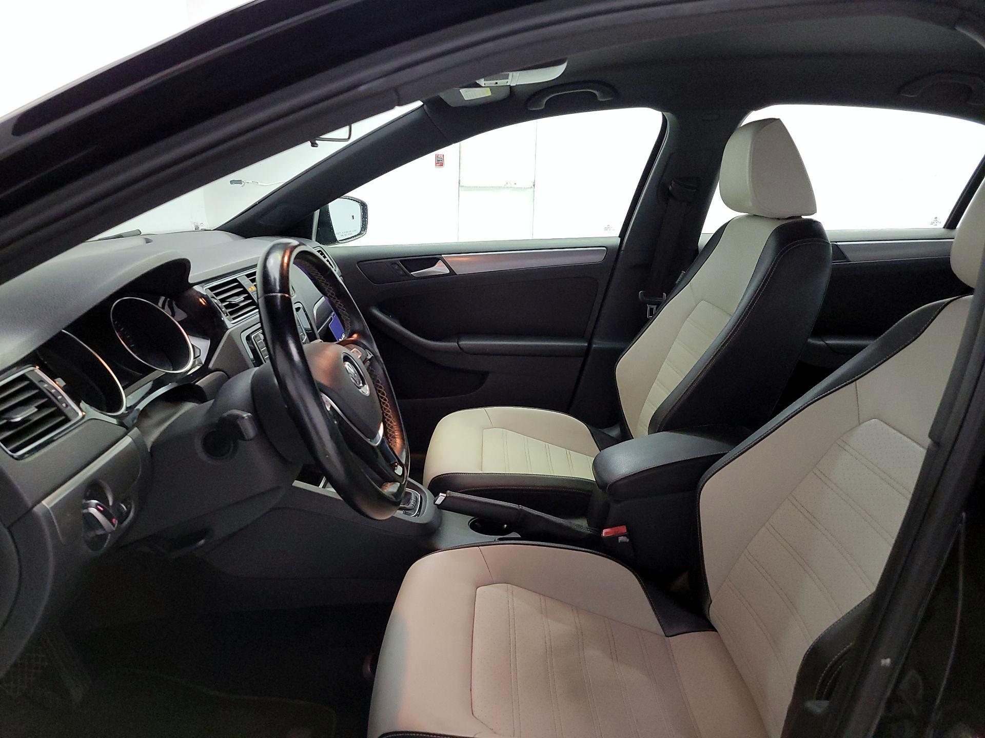 Thumbnail: 2016 Volkswagen Jetta - 11