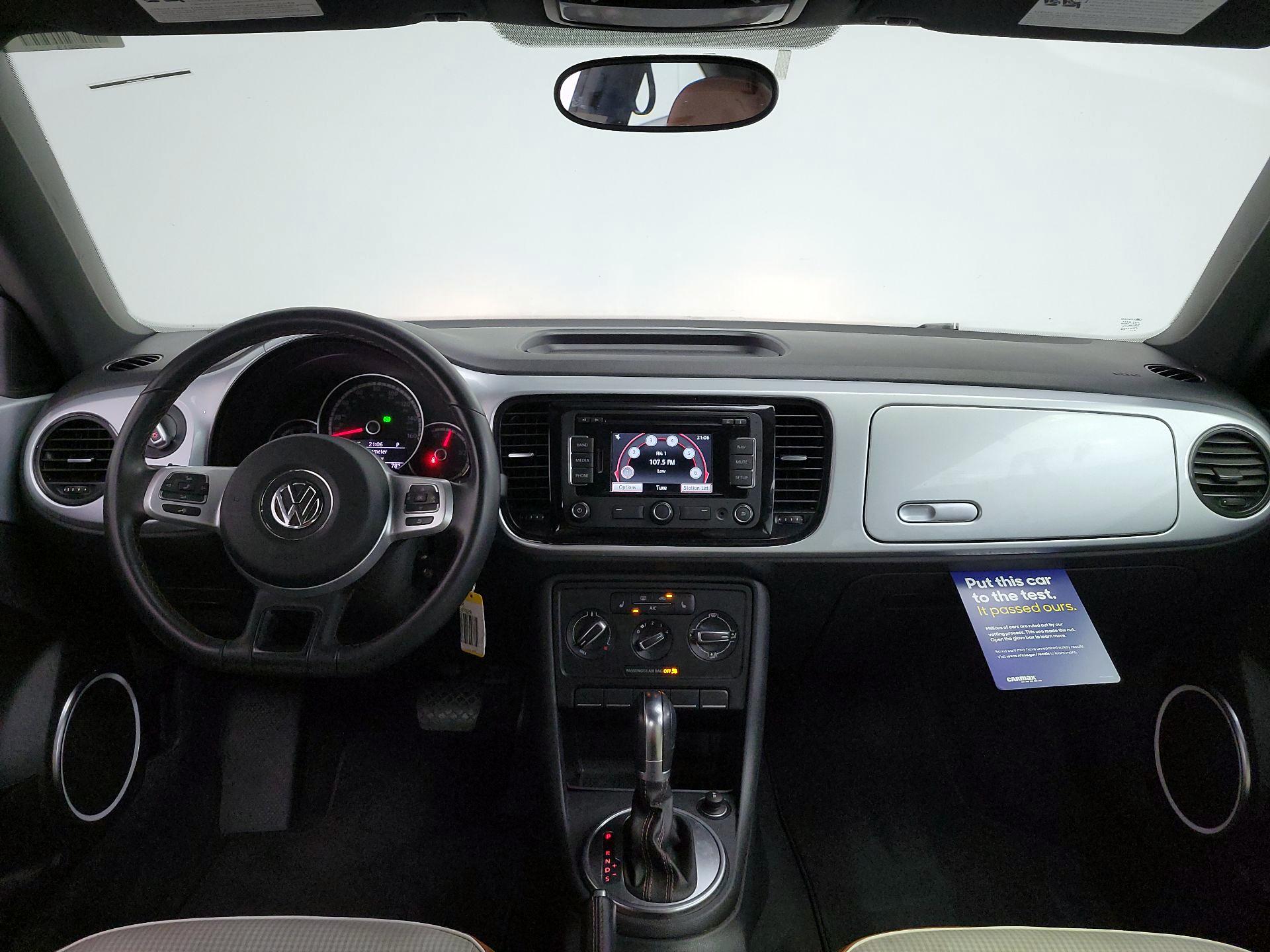 Thumbnail: 2015 Volkswagen Beetle - 9