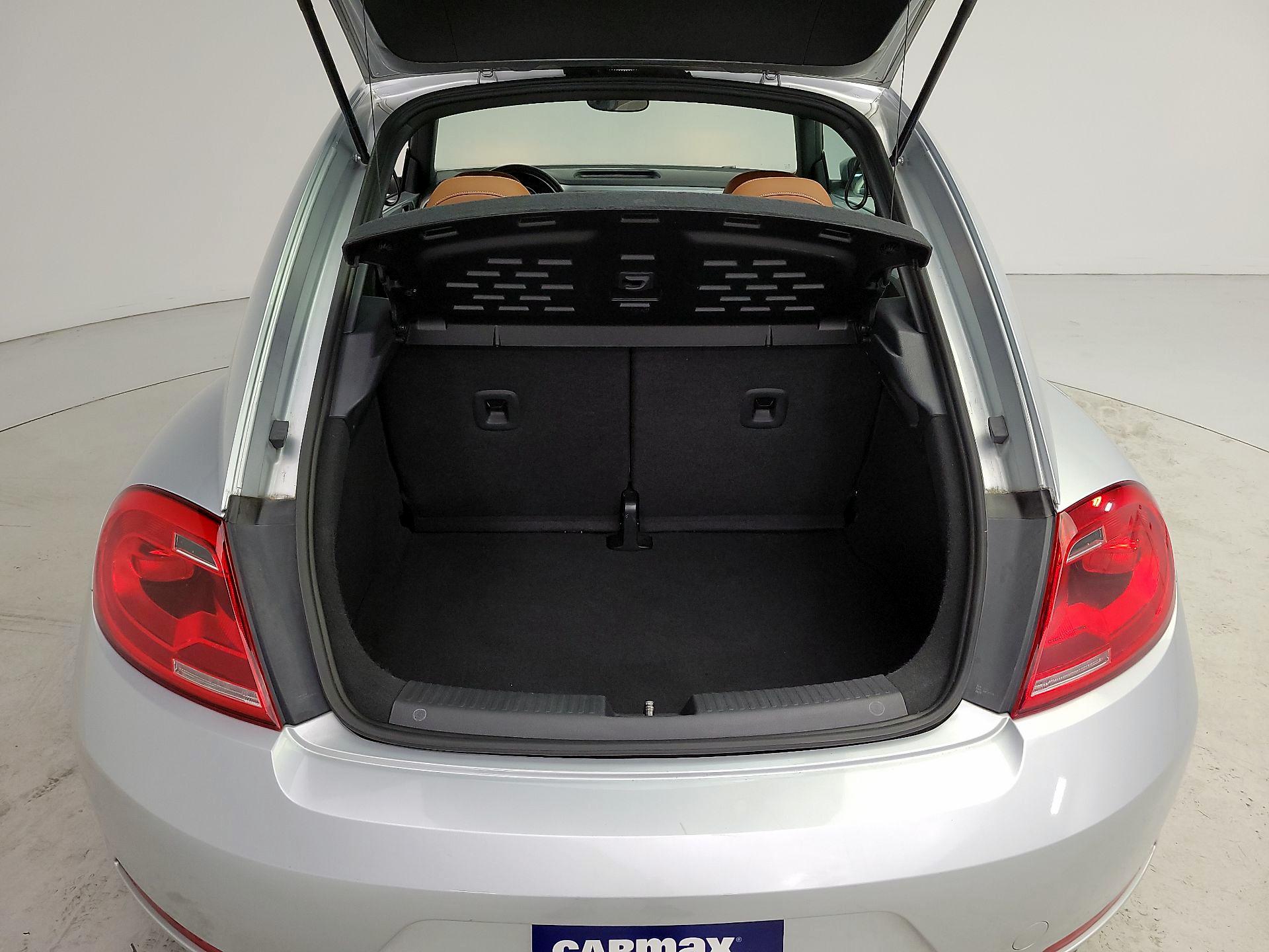 Thumbnail: 2015 Volkswagen Beetle - 19