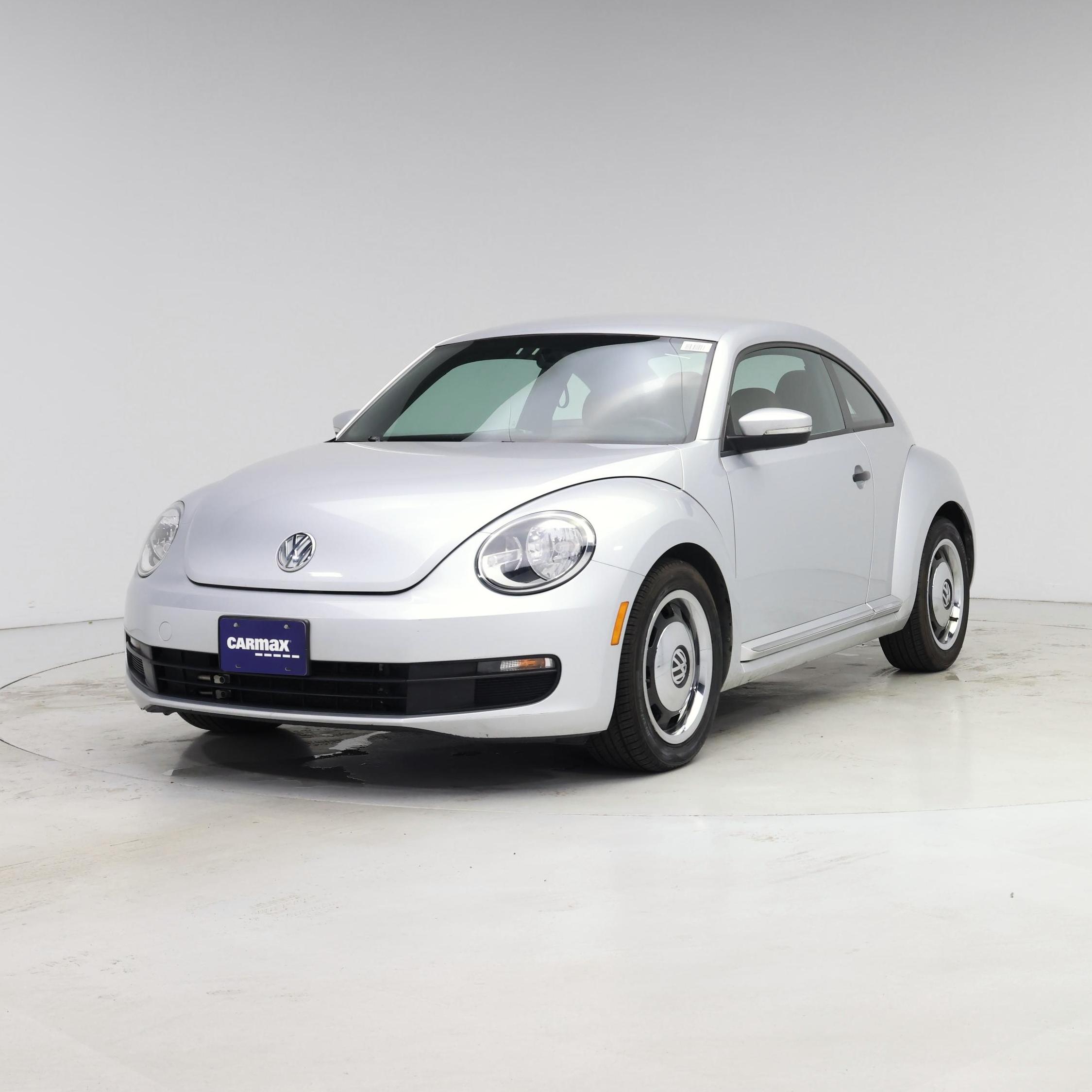 Thumbnail: 2015 Volkswagen Beetle - 4