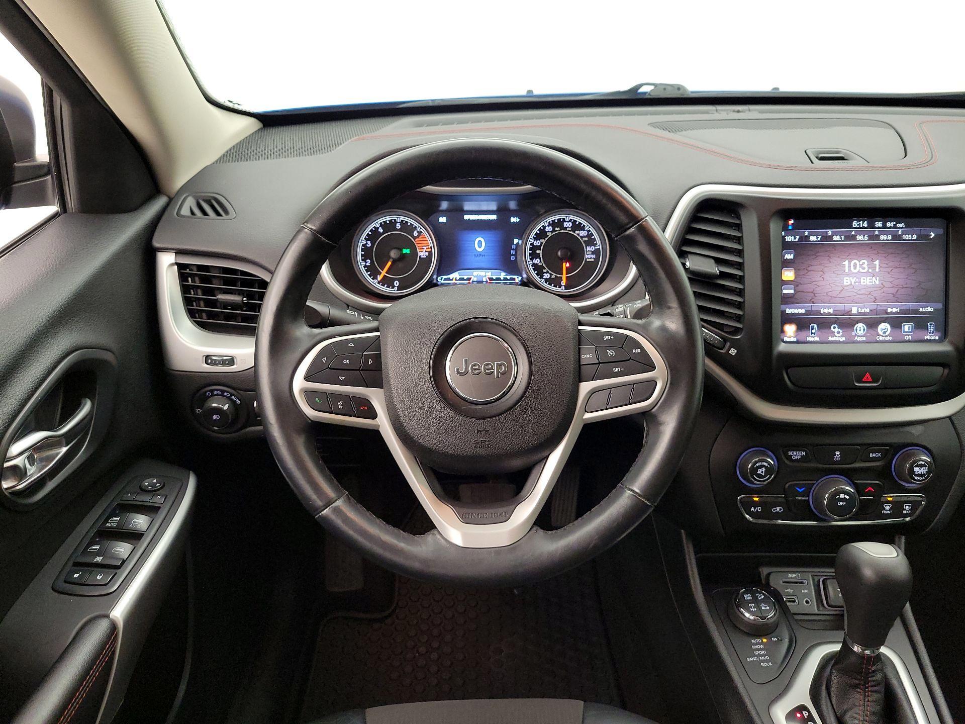 Thumbnail: 2017 Jeep Cherokee - 10