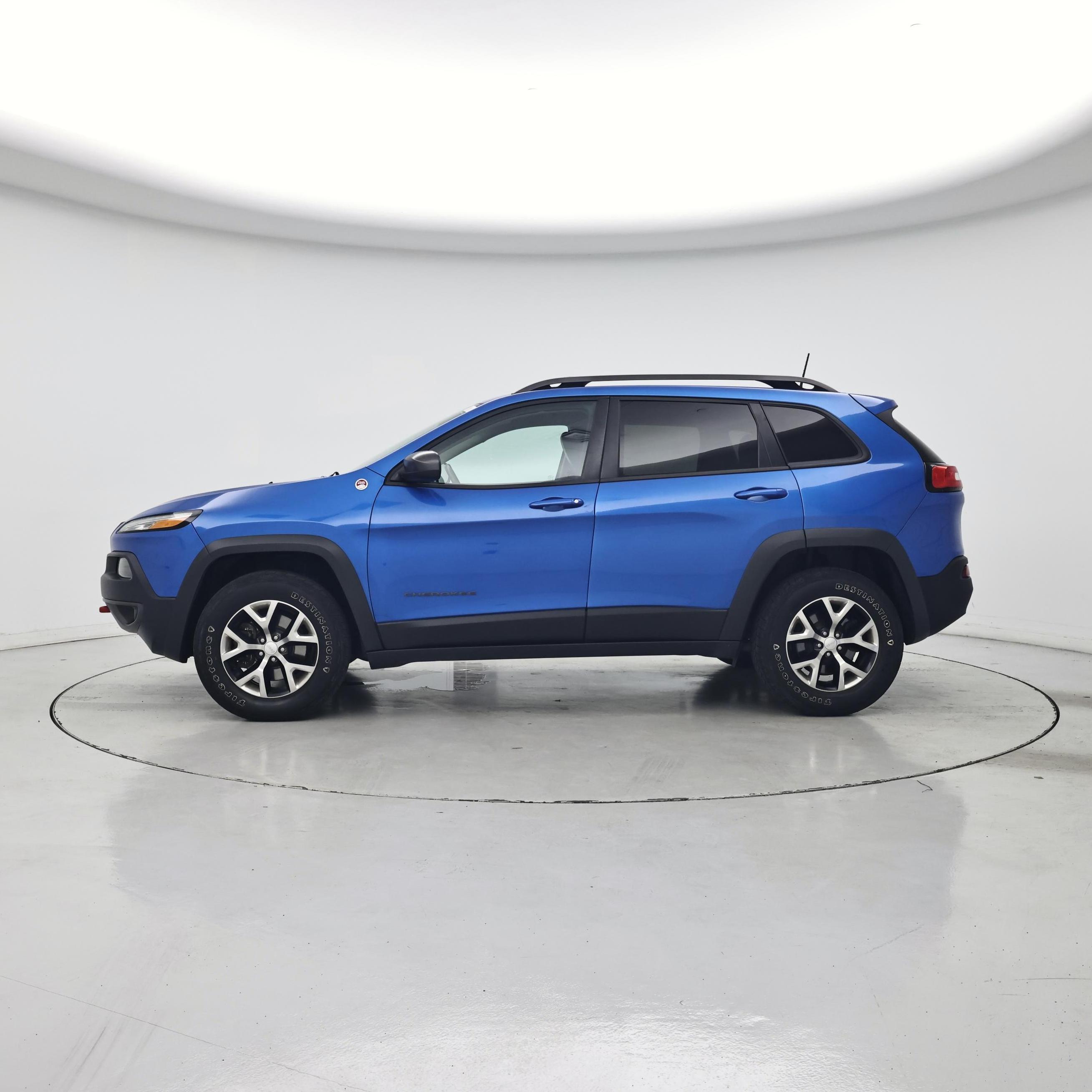 Thumbnail: 2017 Jeep Cherokee - 3