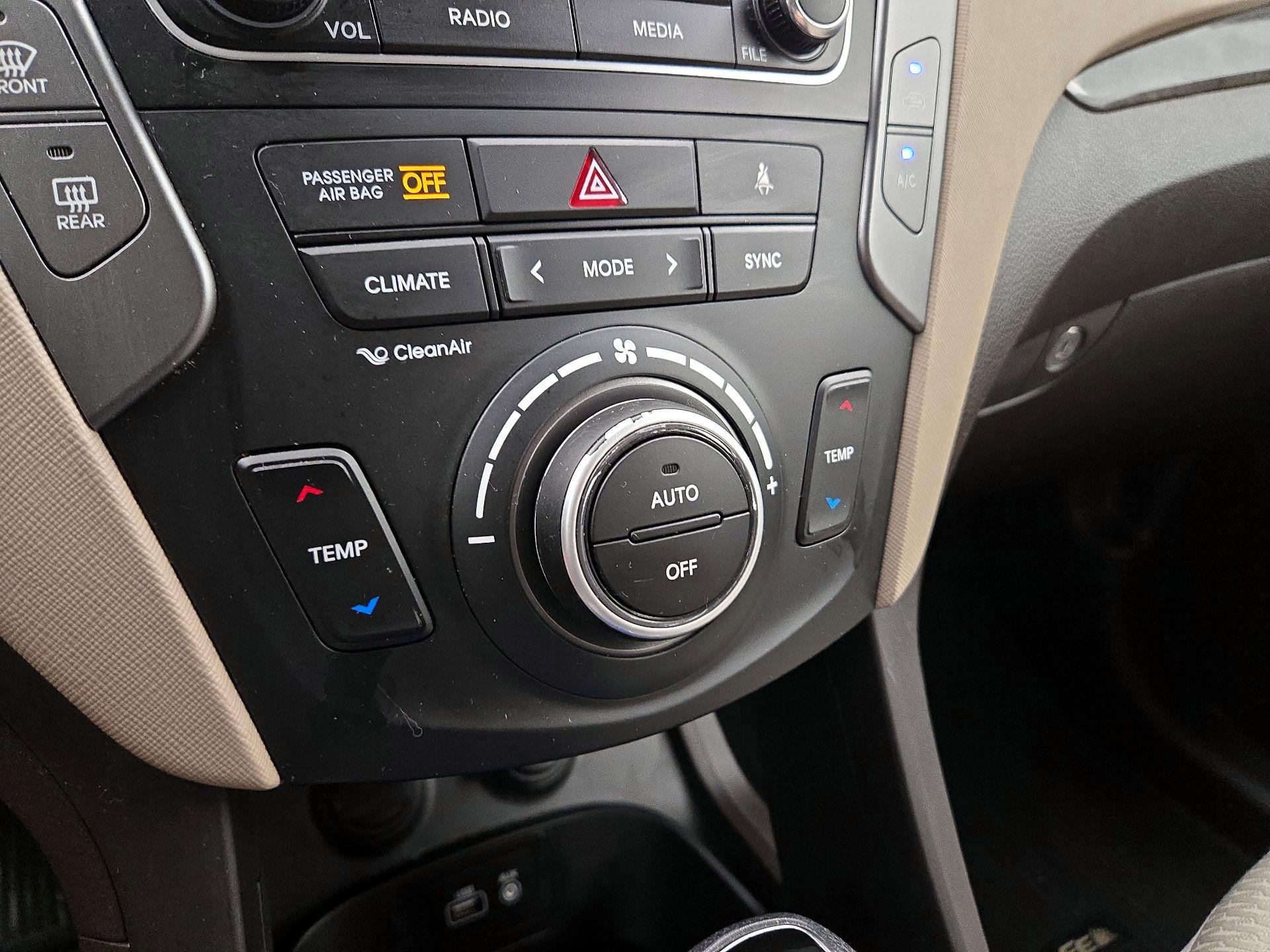 Thumbnail: 2018 Hyundai Santa Fe - 16