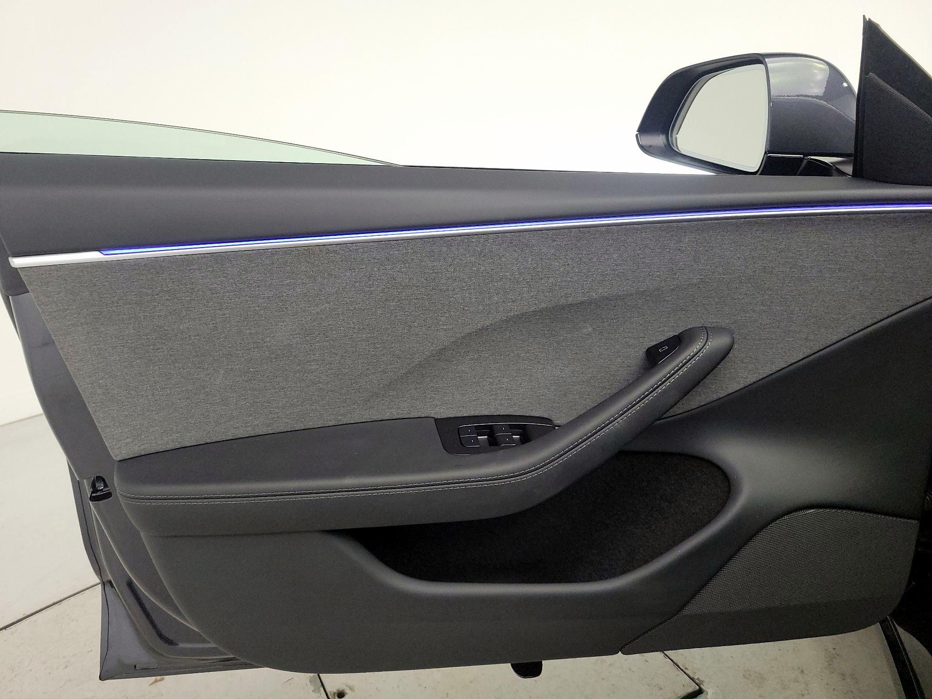 Thumbnail: 2025 Tesla Model 3 - 12