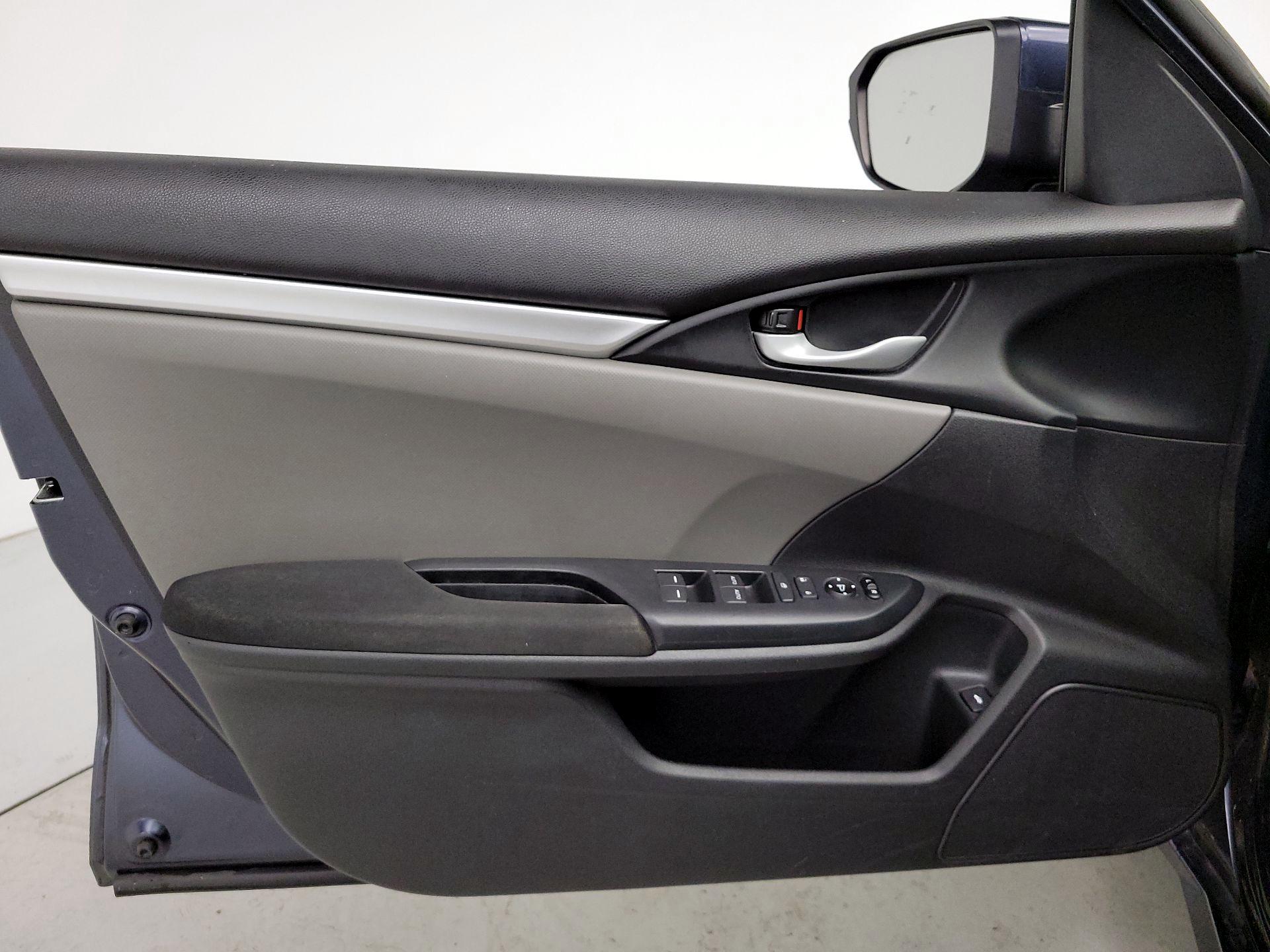 Thumbnail: 2017 Honda Civic - 12