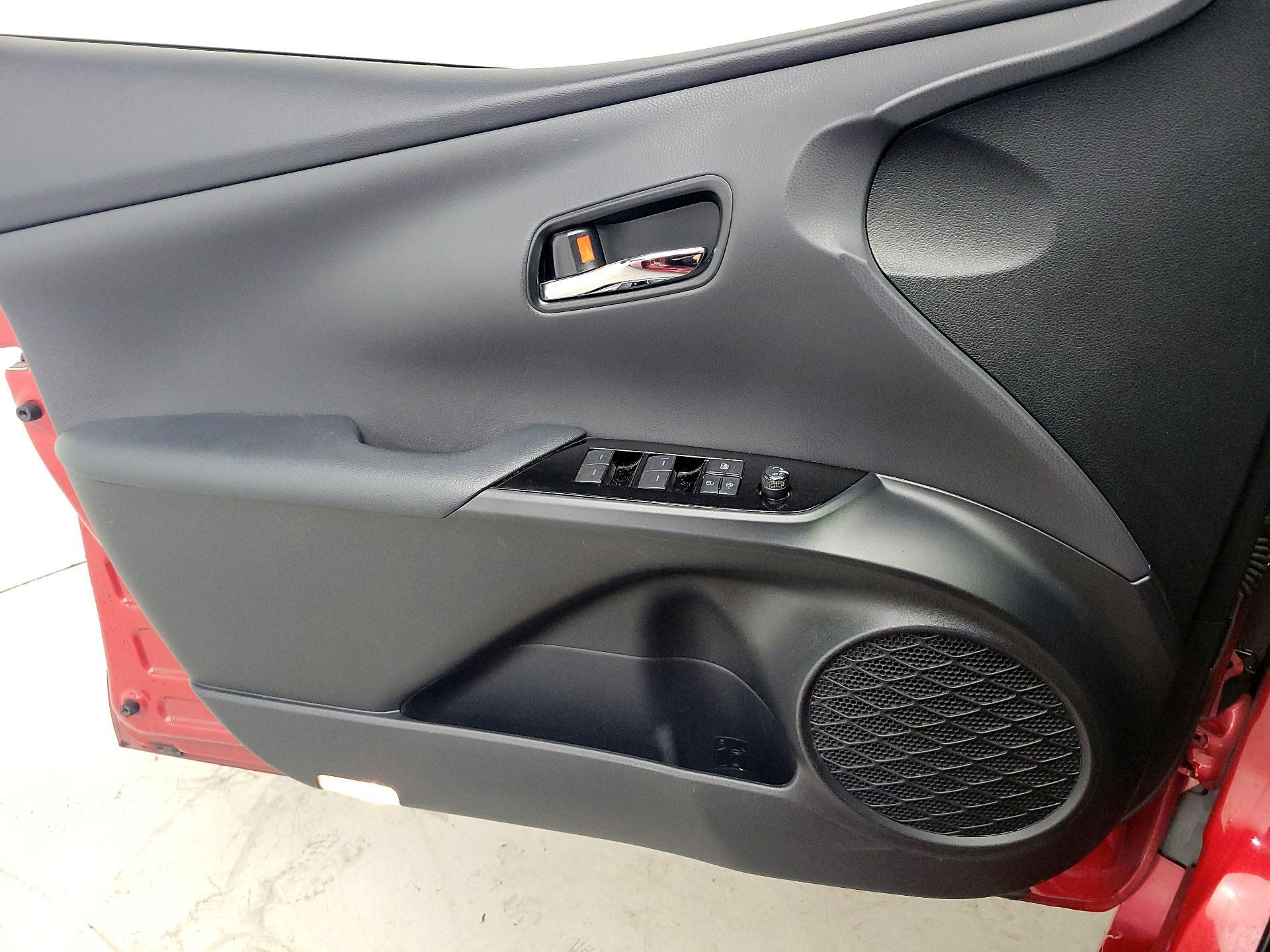 Thumbnail: 2019 Toyota Prius - 12