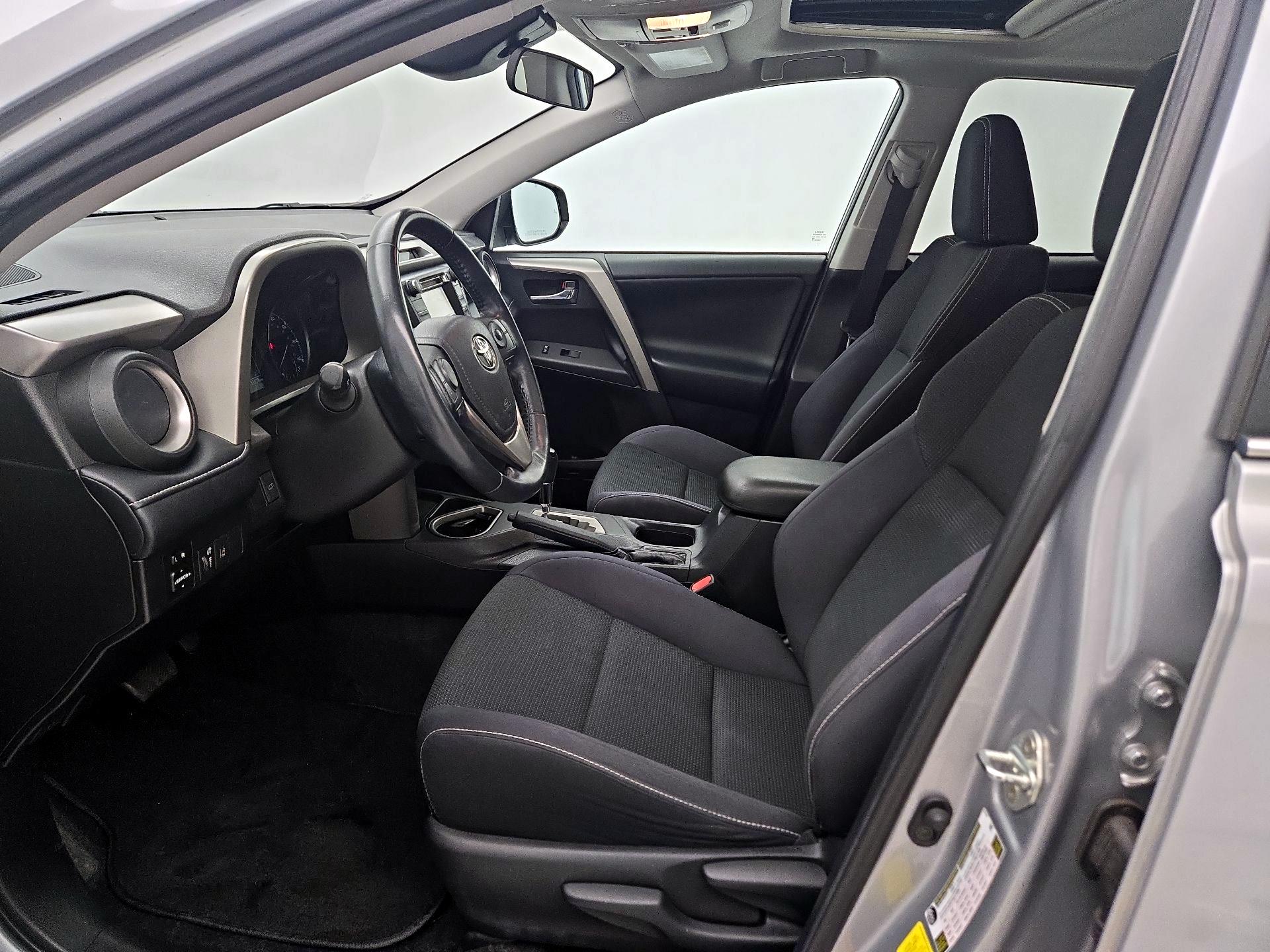Thumbnail: 2018 Toyota RAV4 - 11