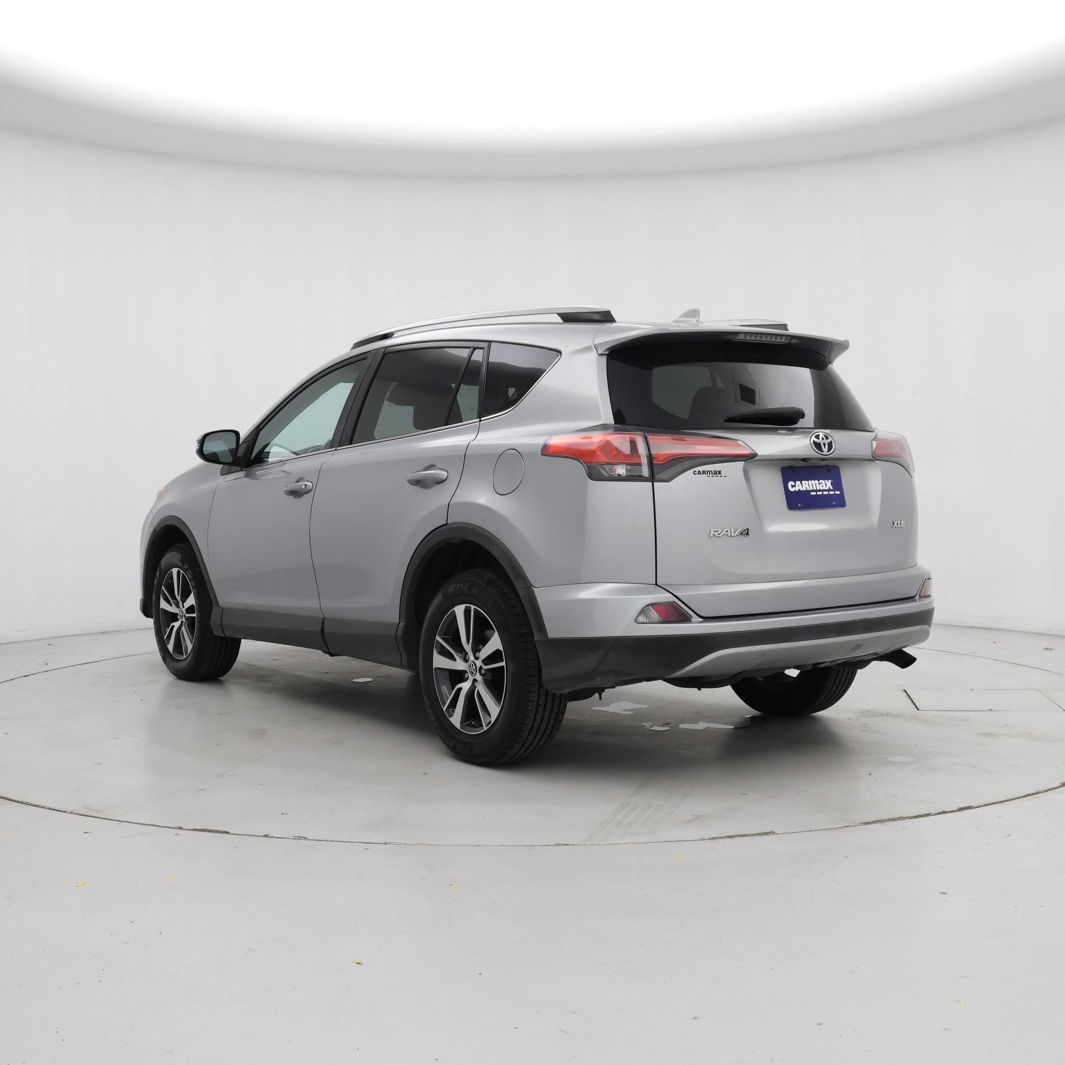 Thumbnail: 2018 Toyota RAV4 - 2