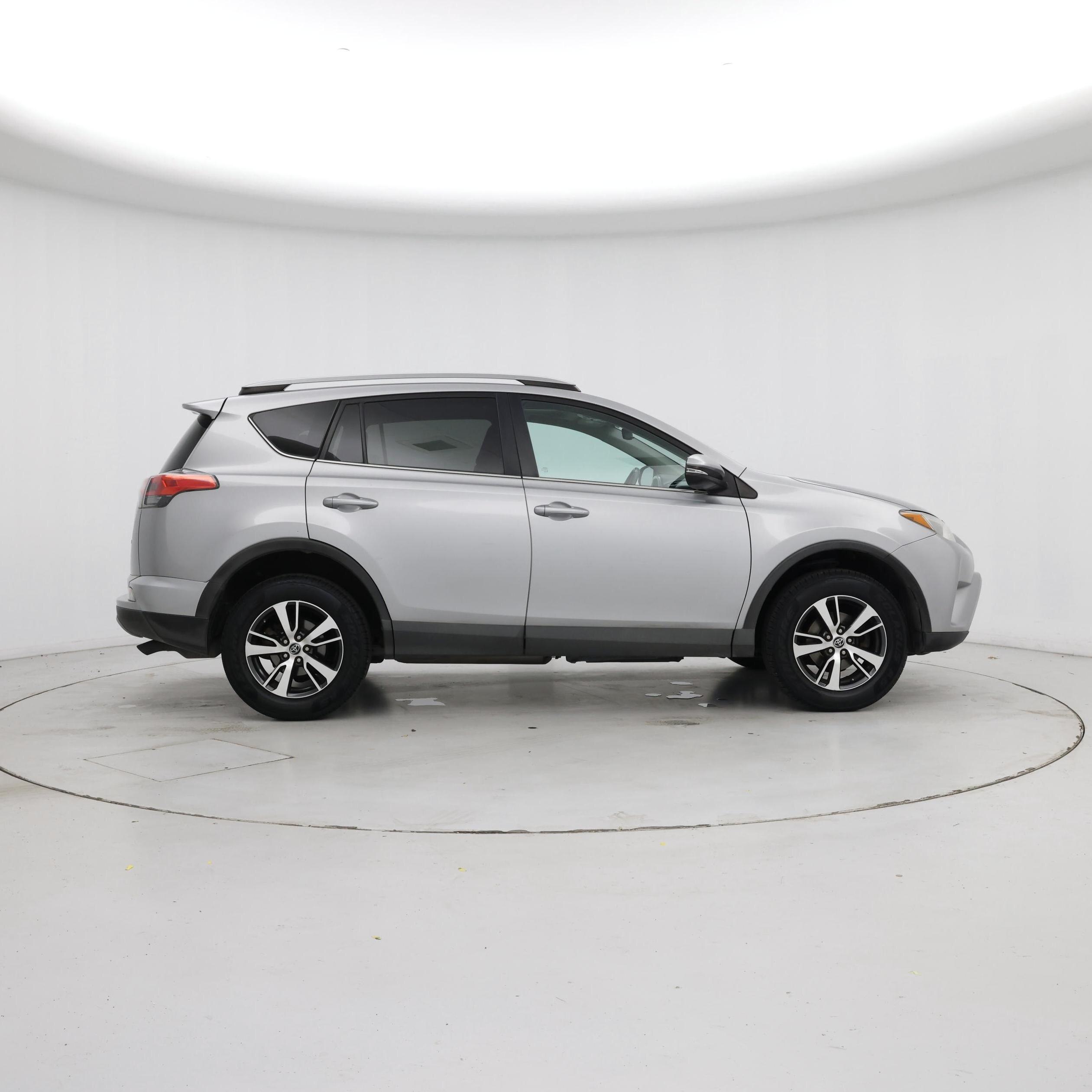 Thumbnail: 2018 Toyota RAV4 - 7