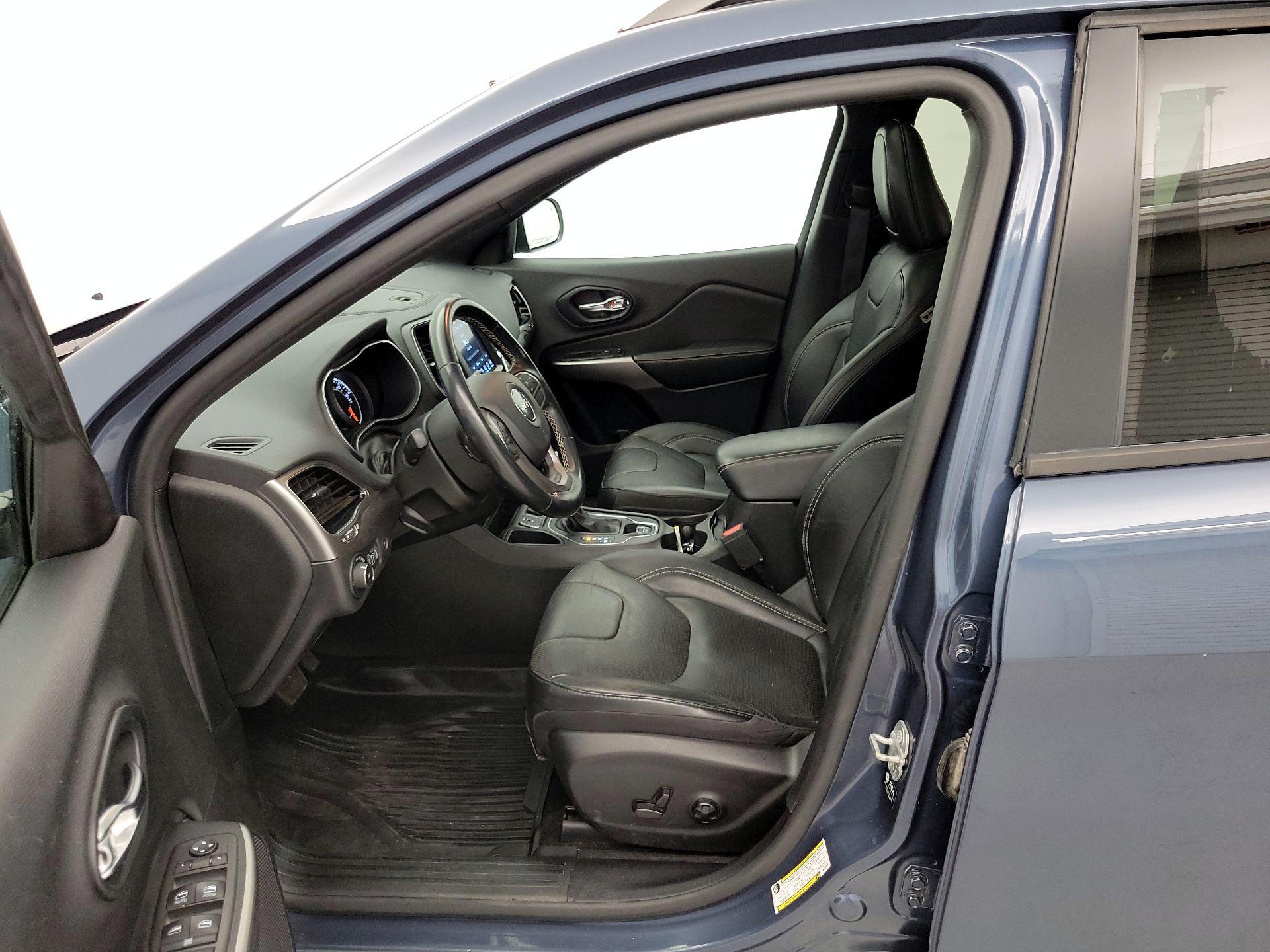 Thumbnail: 2021 Jeep Cherokee - 11