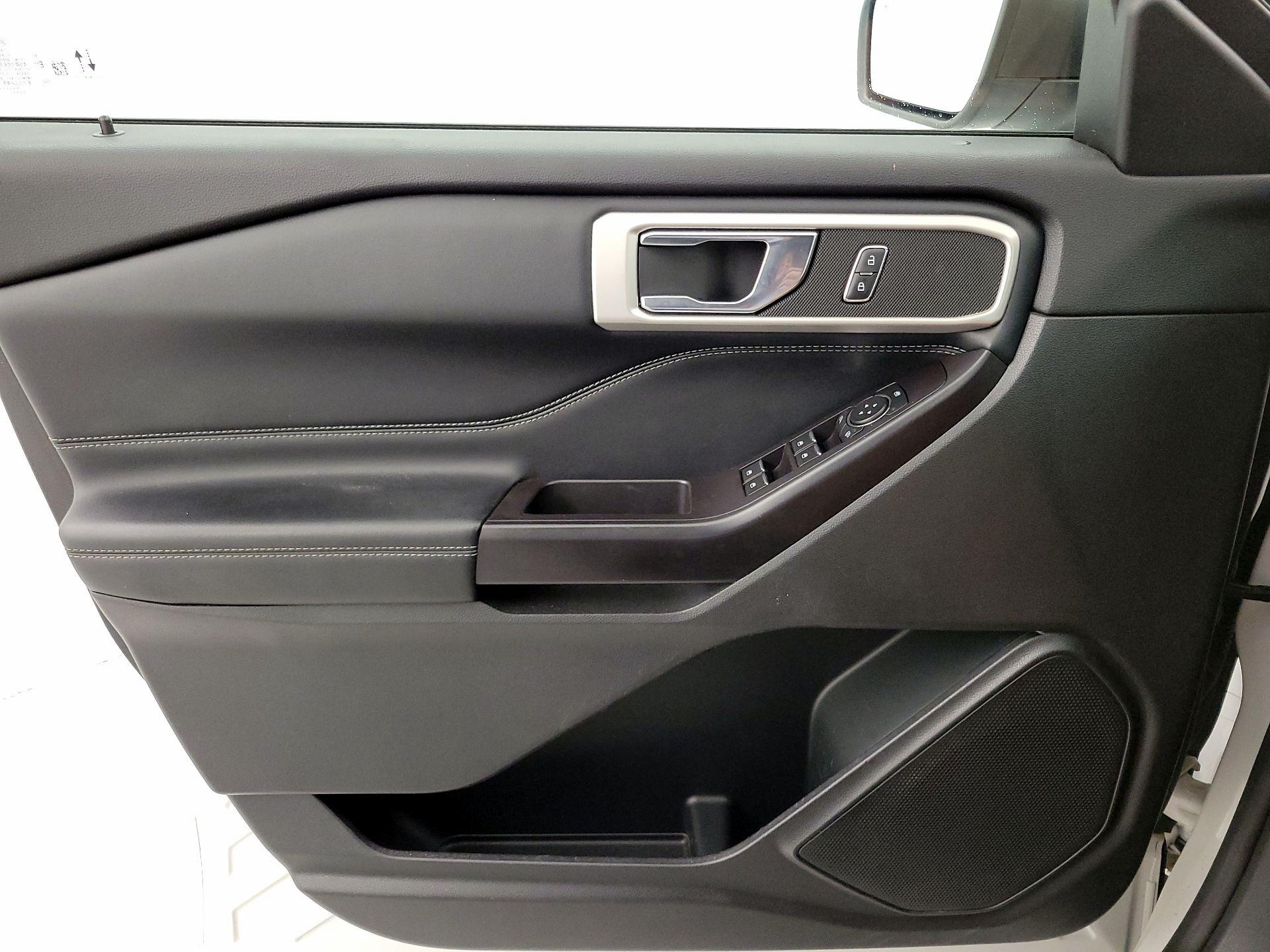 Thumbnail: 2020 Ford Explorer - 12