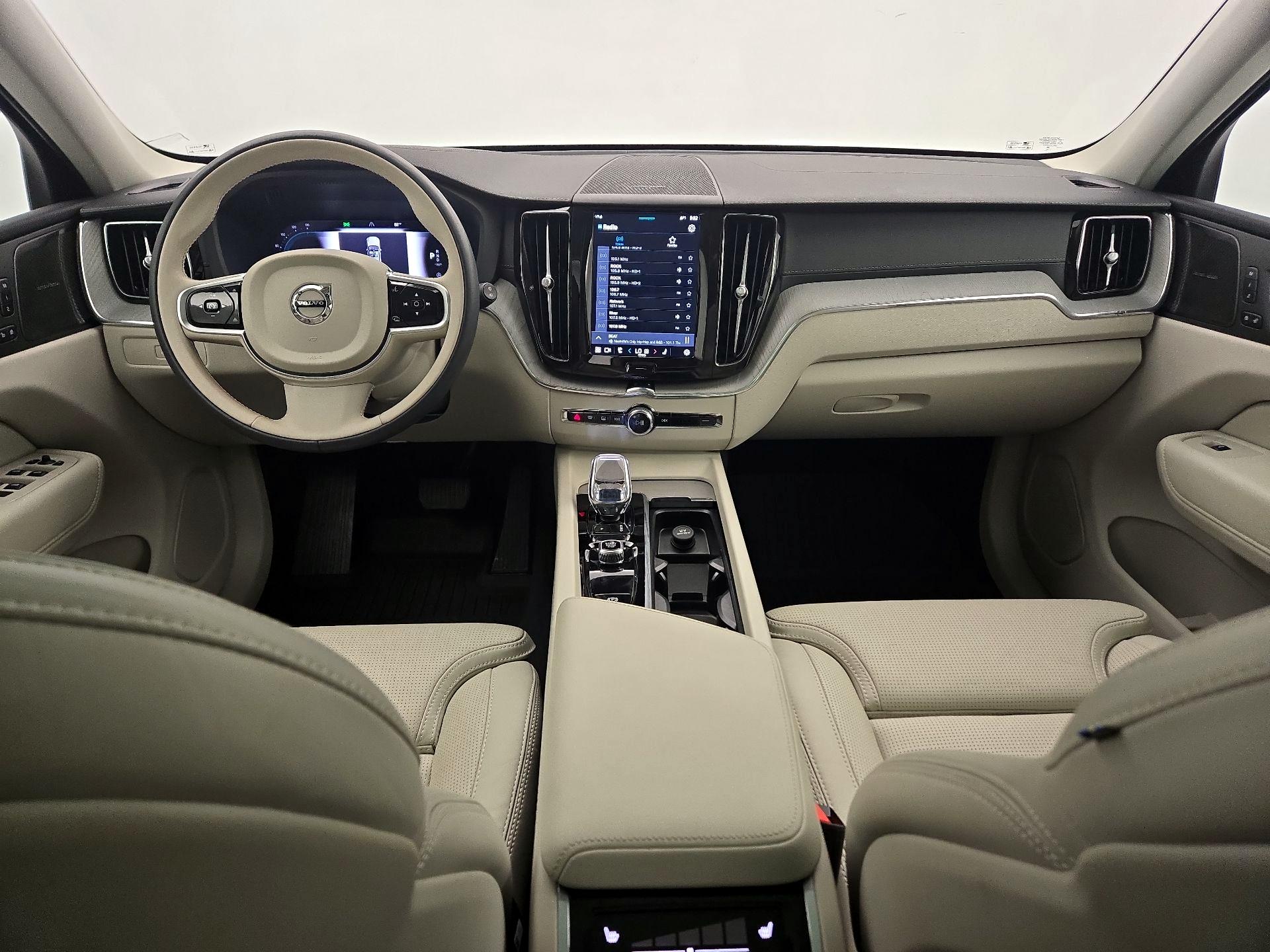 Thumbnail: 2025 Volvo XC60 - 9