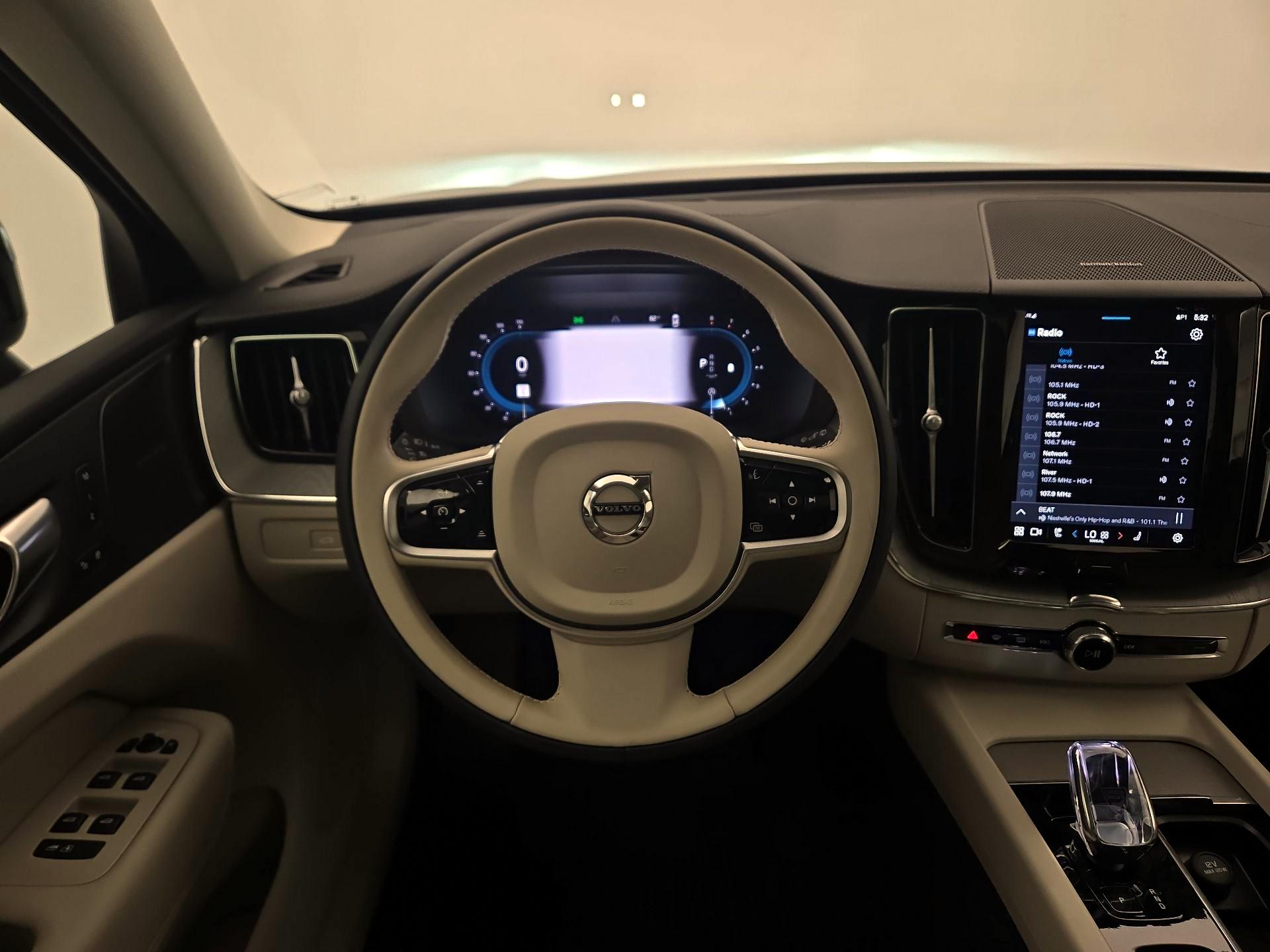 Thumbnail: 2025 Volvo XC60 - 10