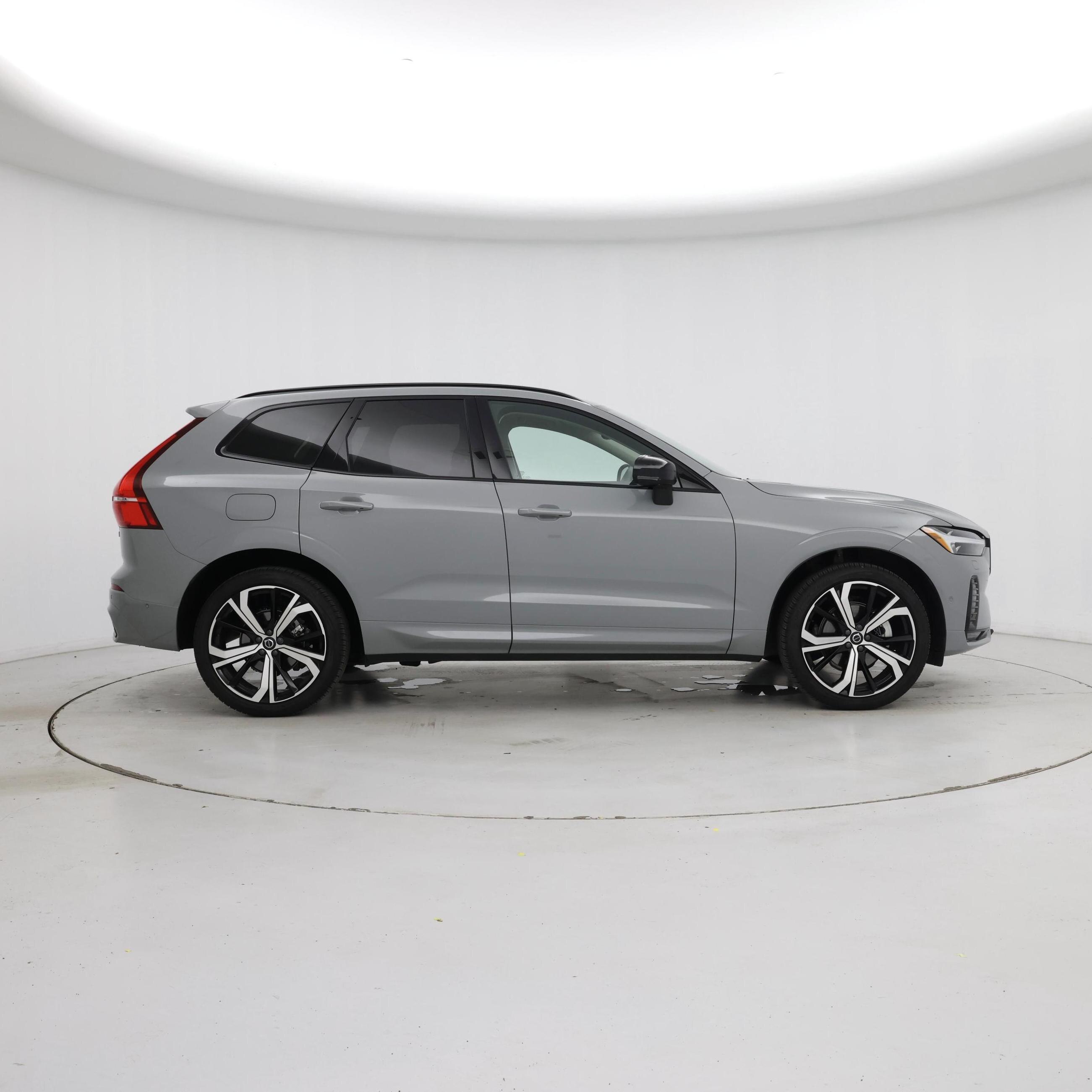 Thumbnail: 2025 Volvo XC60 - 7