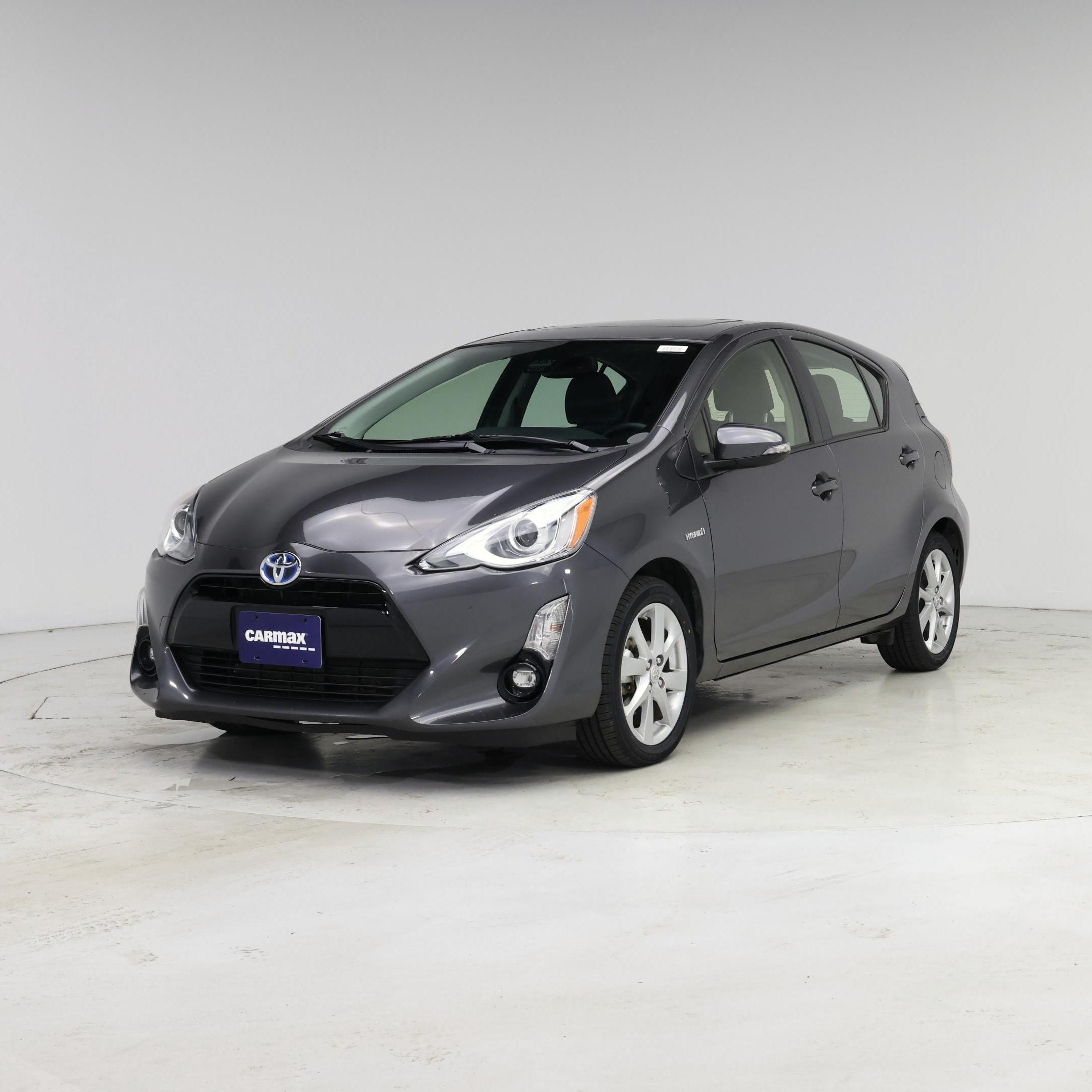 Thumbnail: 2016 Toyota Prius c - 4