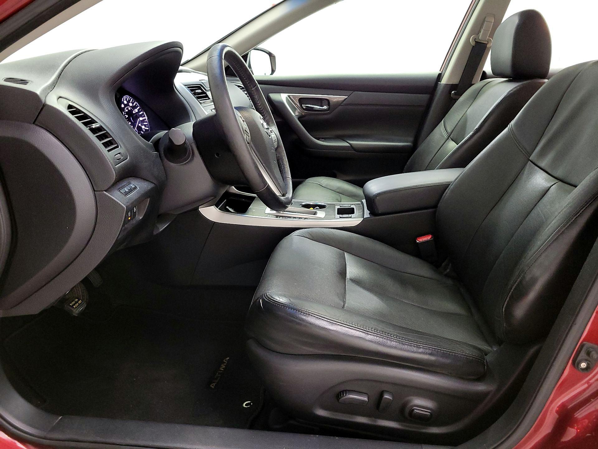 Thumbnail: 2014 Nissan Altima - 11