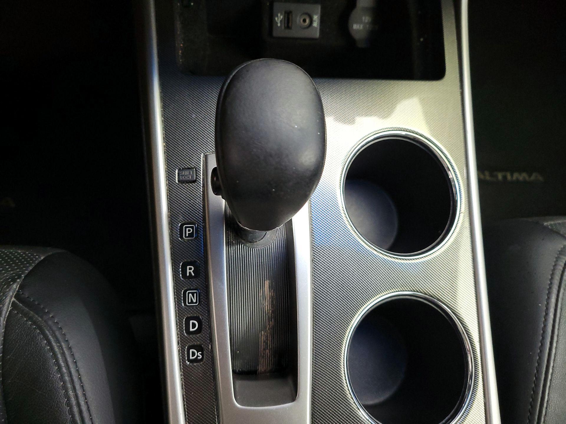 Thumbnail: 2014 Nissan Altima - 18