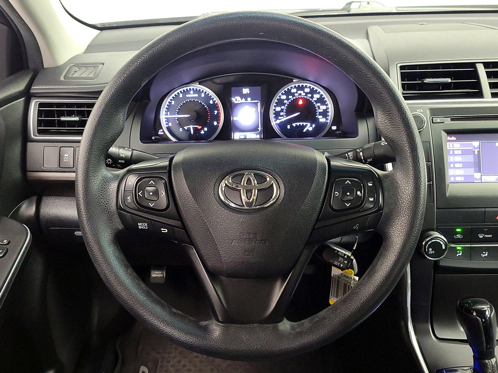 Thumbnail: 2017 Toyota Camry - 10