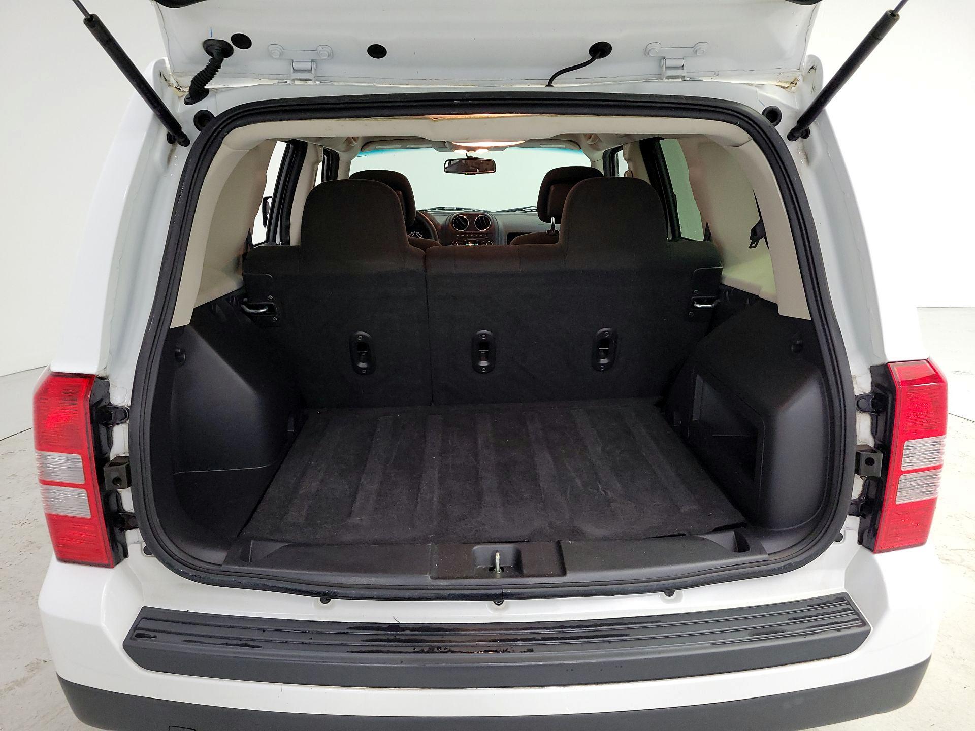 Thumbnail: 2017 Jeep Patriot - 18