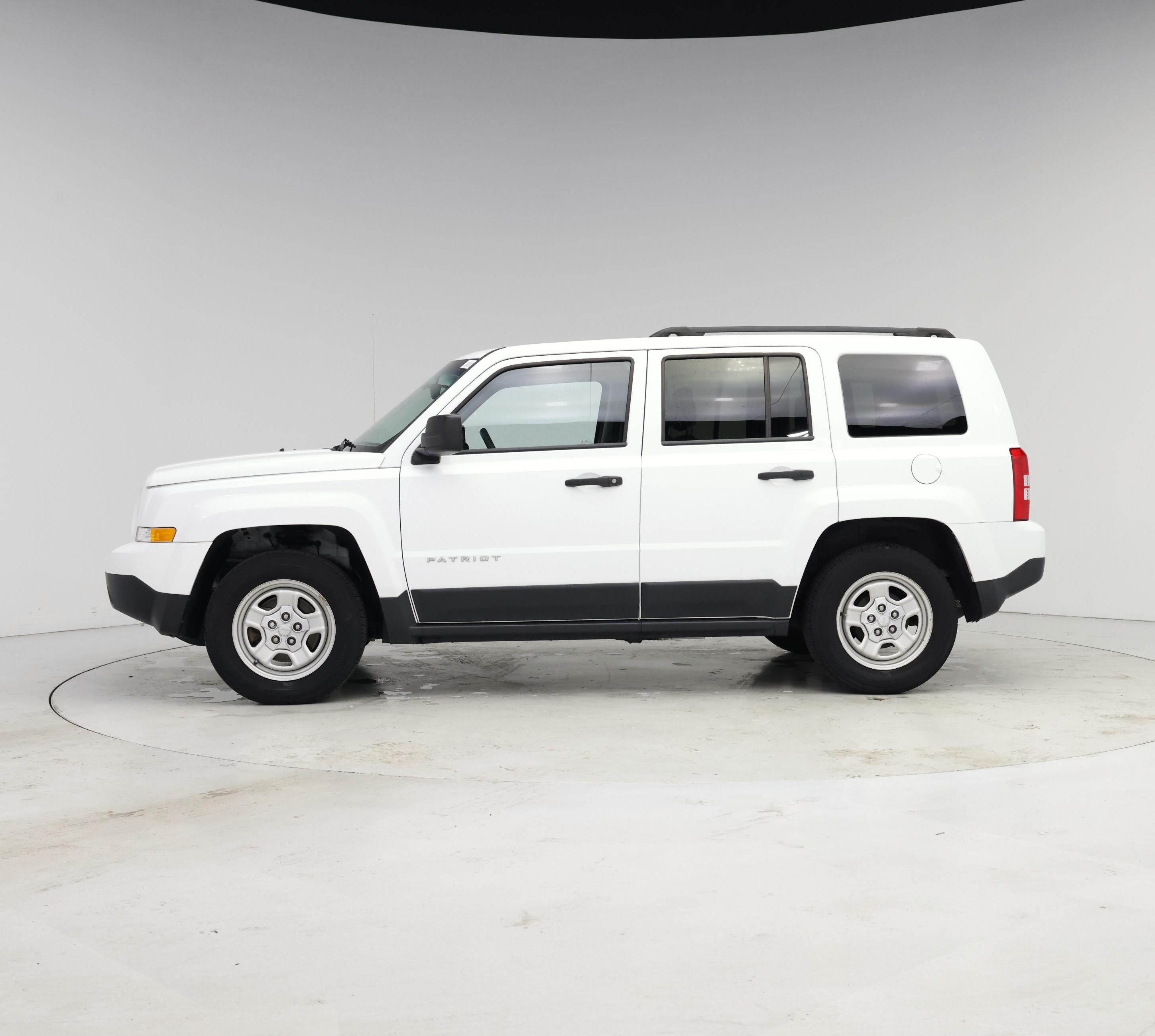Thumbnail: 2017 Jeep Patriot - 3