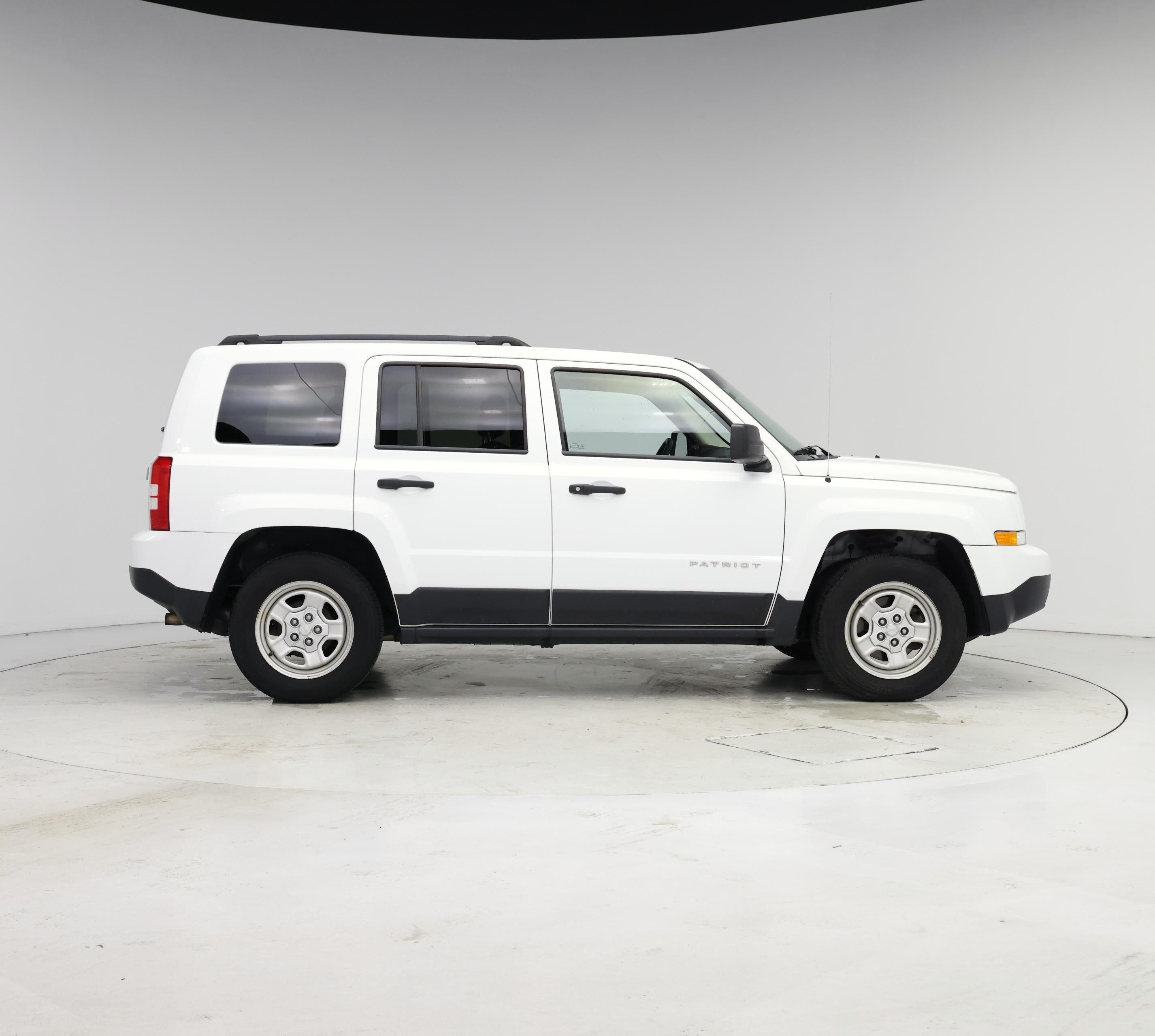Thumbnail: 2017 Jeep Patriot - 7