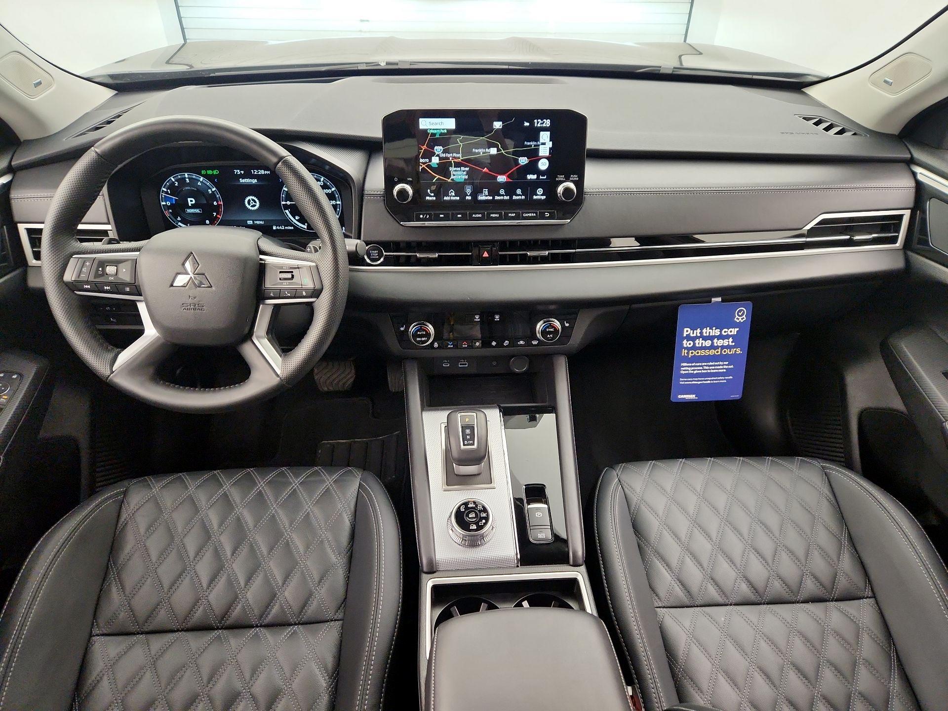 Thumbnail: 2024 Mitsubishi Outlander - 9